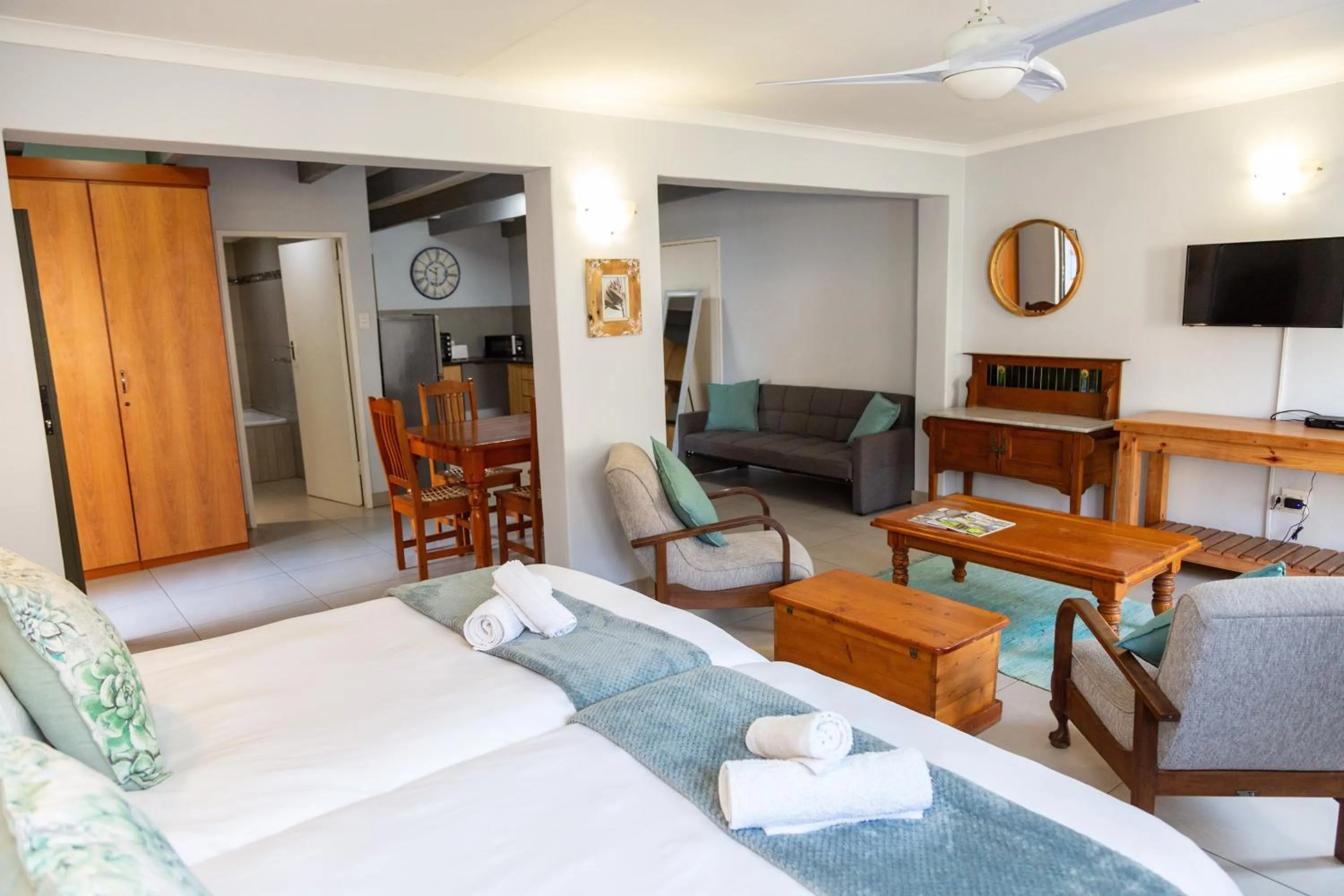 Photo of the whole room, Bed in Glen Maine Guest House