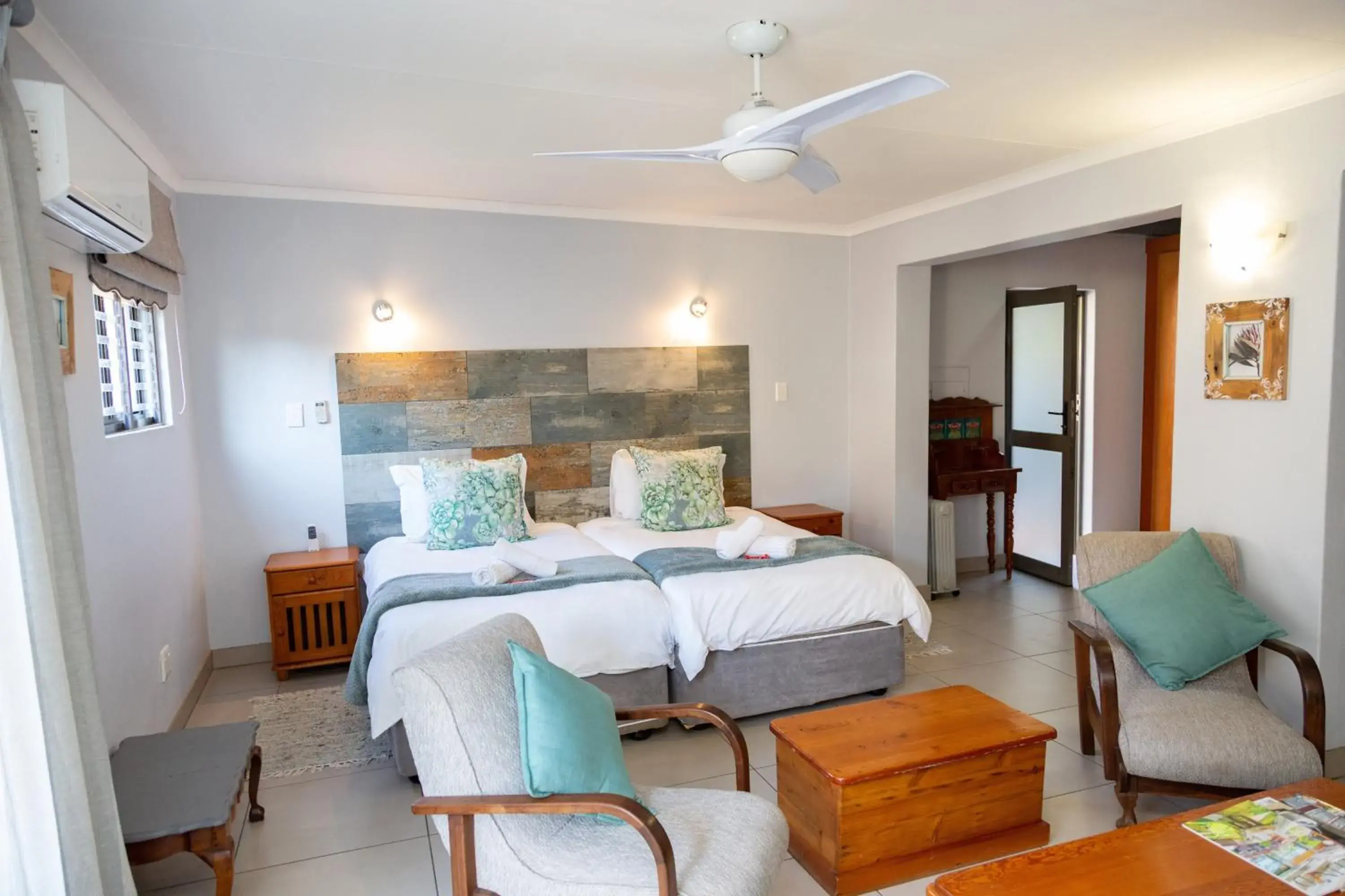 Twin Room with Terrace - single occupancy in Glen Maine Guest House Twin Room with Terrace - single occupancy in Glen Maine Guest House