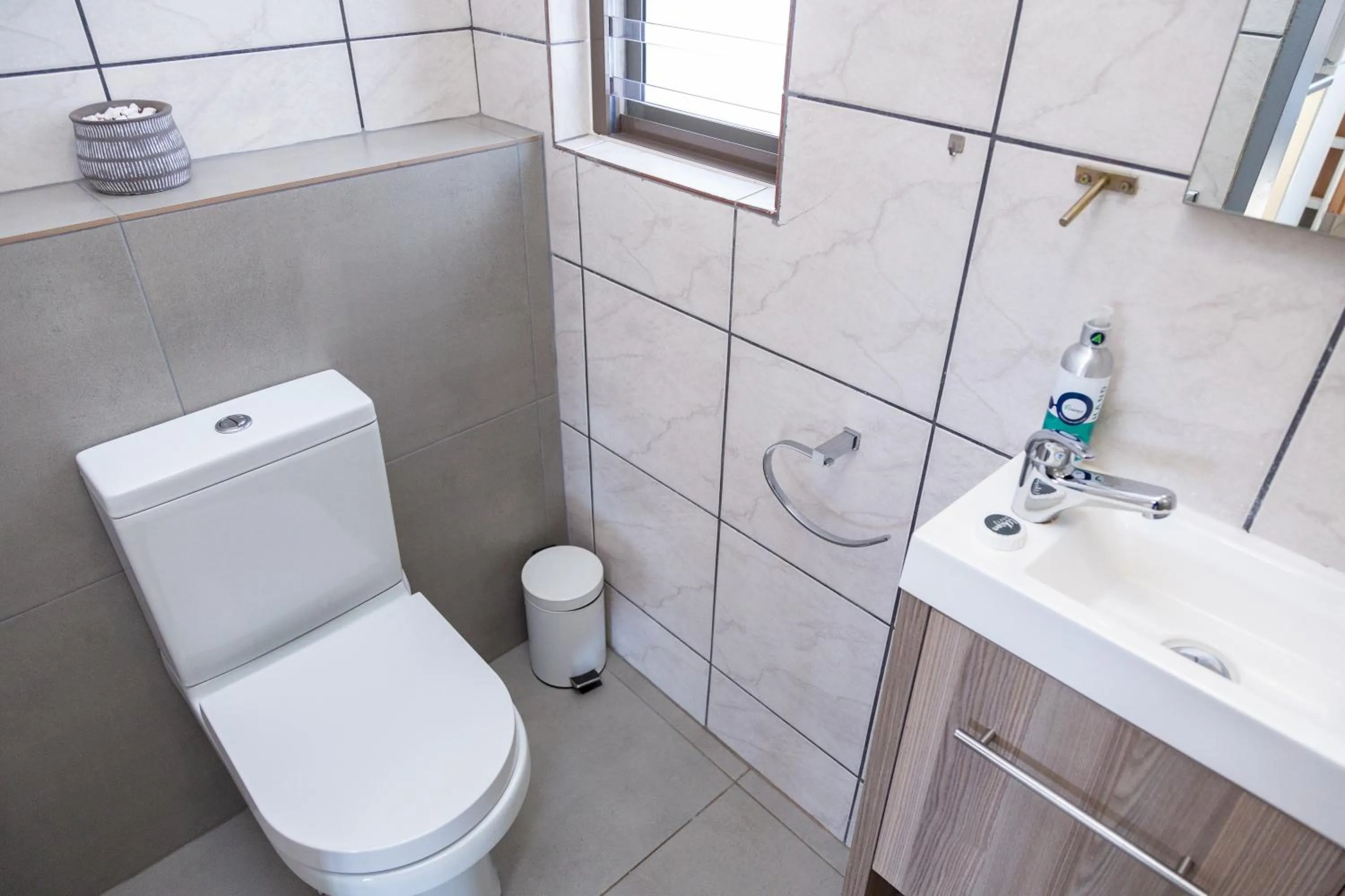 Bathroom in Glen Maine Guest House