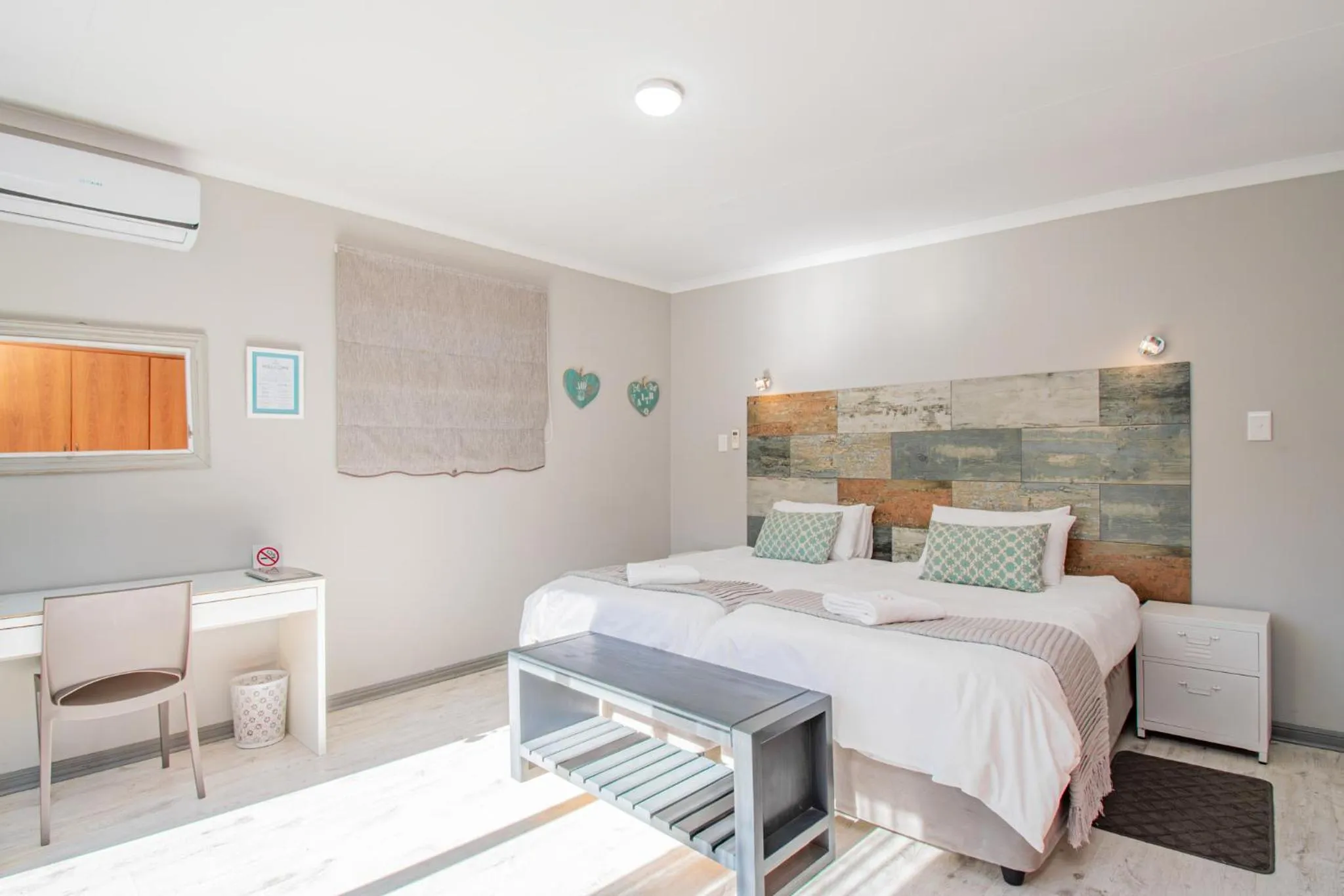 Bed in Glen Maine Guest House