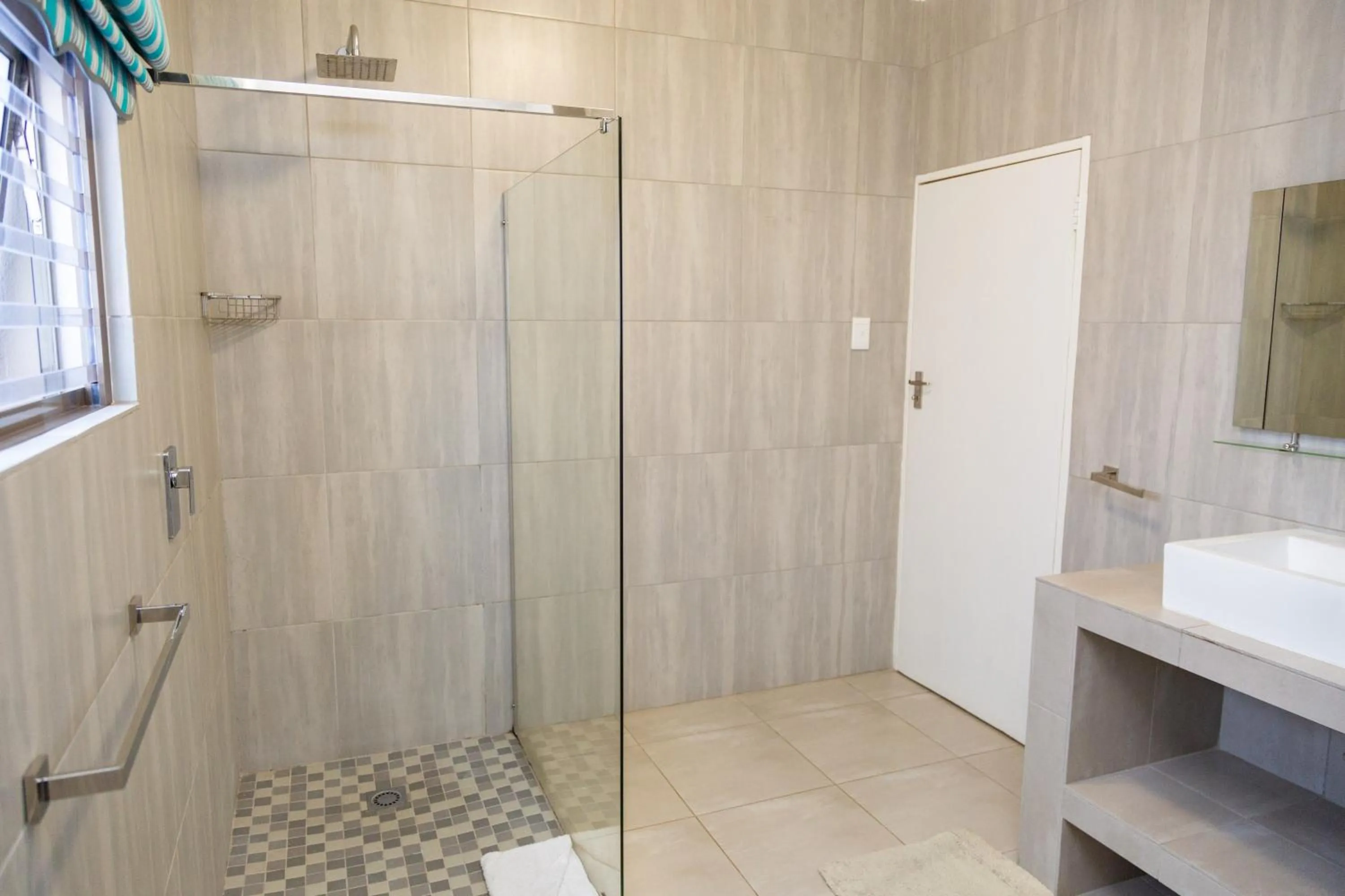 Bathroom in Glen Maine Guest House