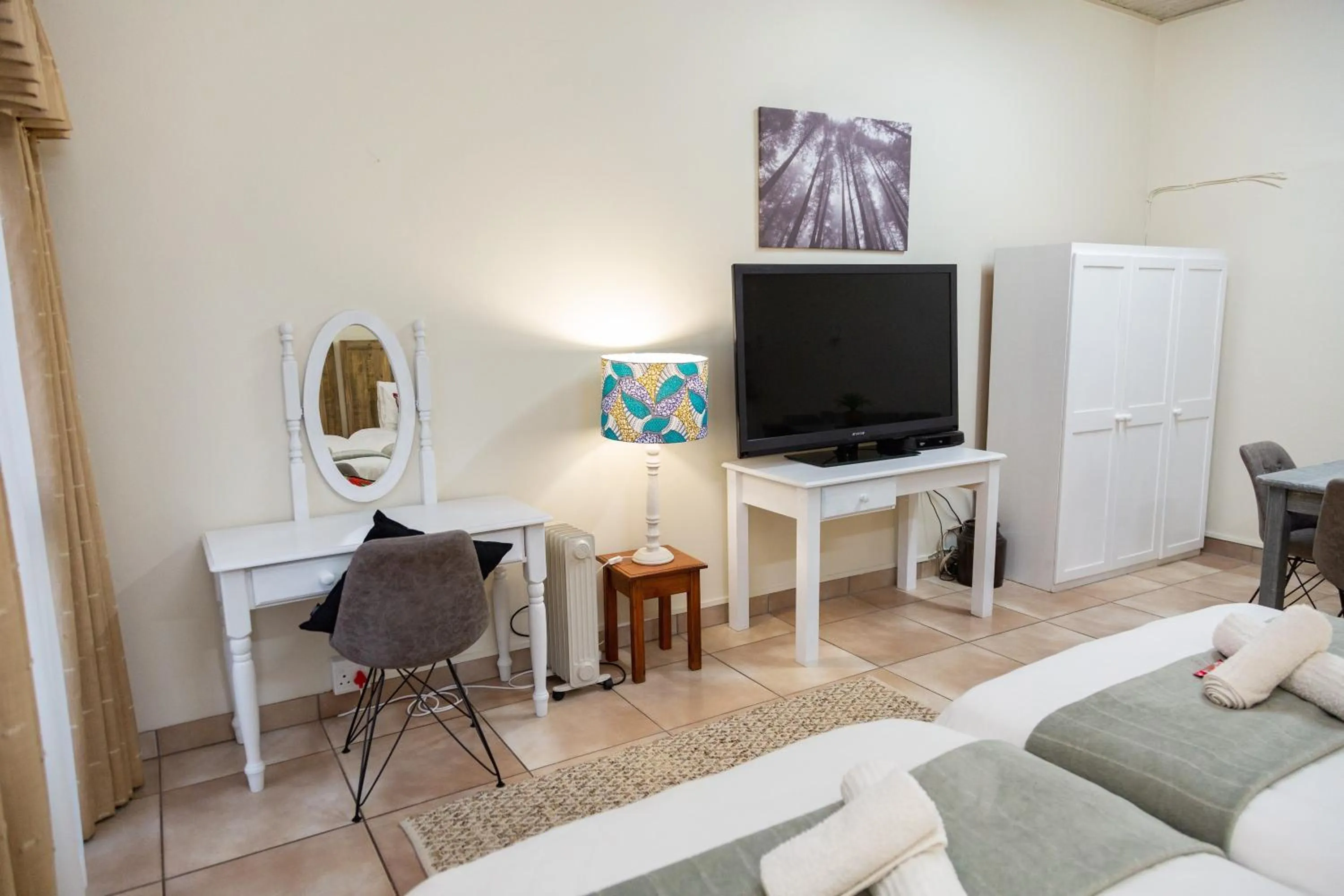 TV and multimedia in Glen Maine Guest House