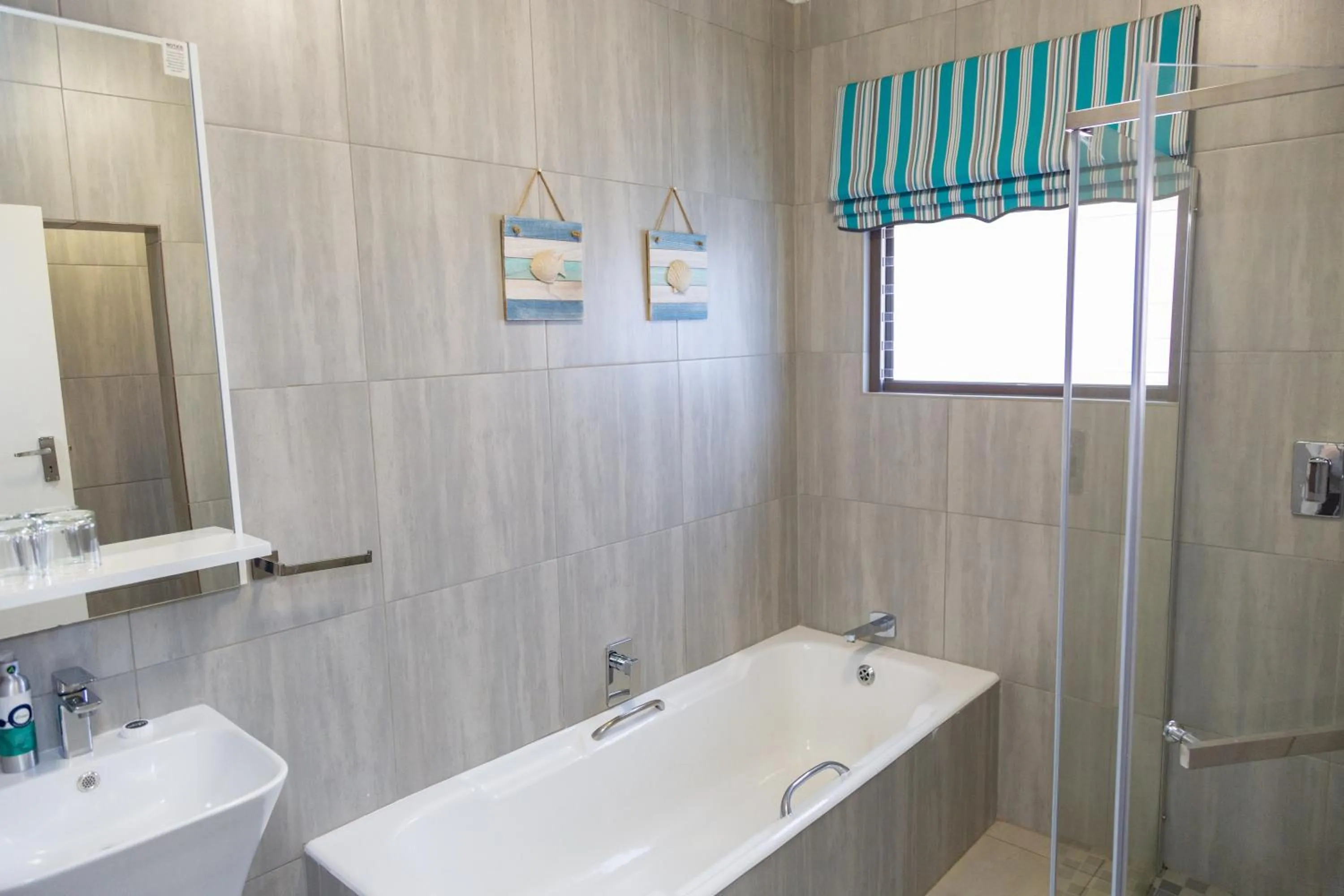 Bathroom in Glen Maine Guest House