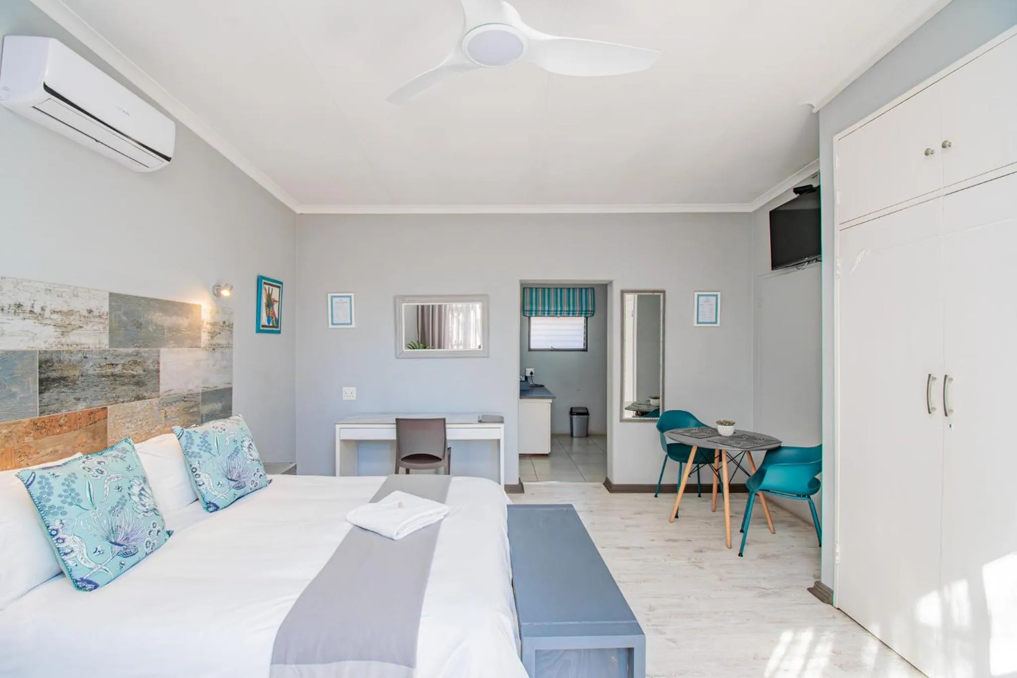 Photo of the whole room, Bed in Glen Maine Guest House