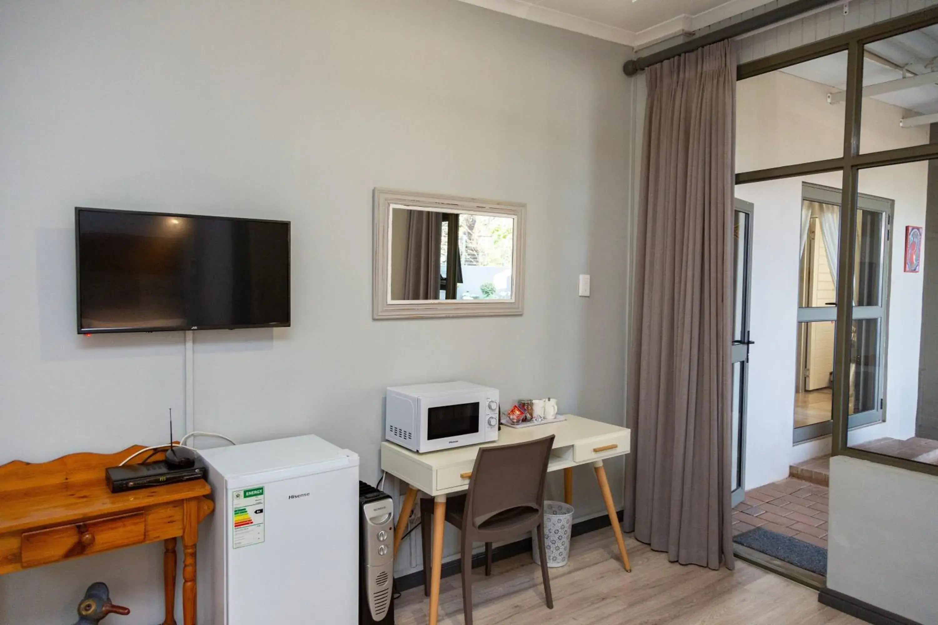 Comfort Twin Room in Glen Maine Guest House Comfort Twin Room in Glen Maine Guest House