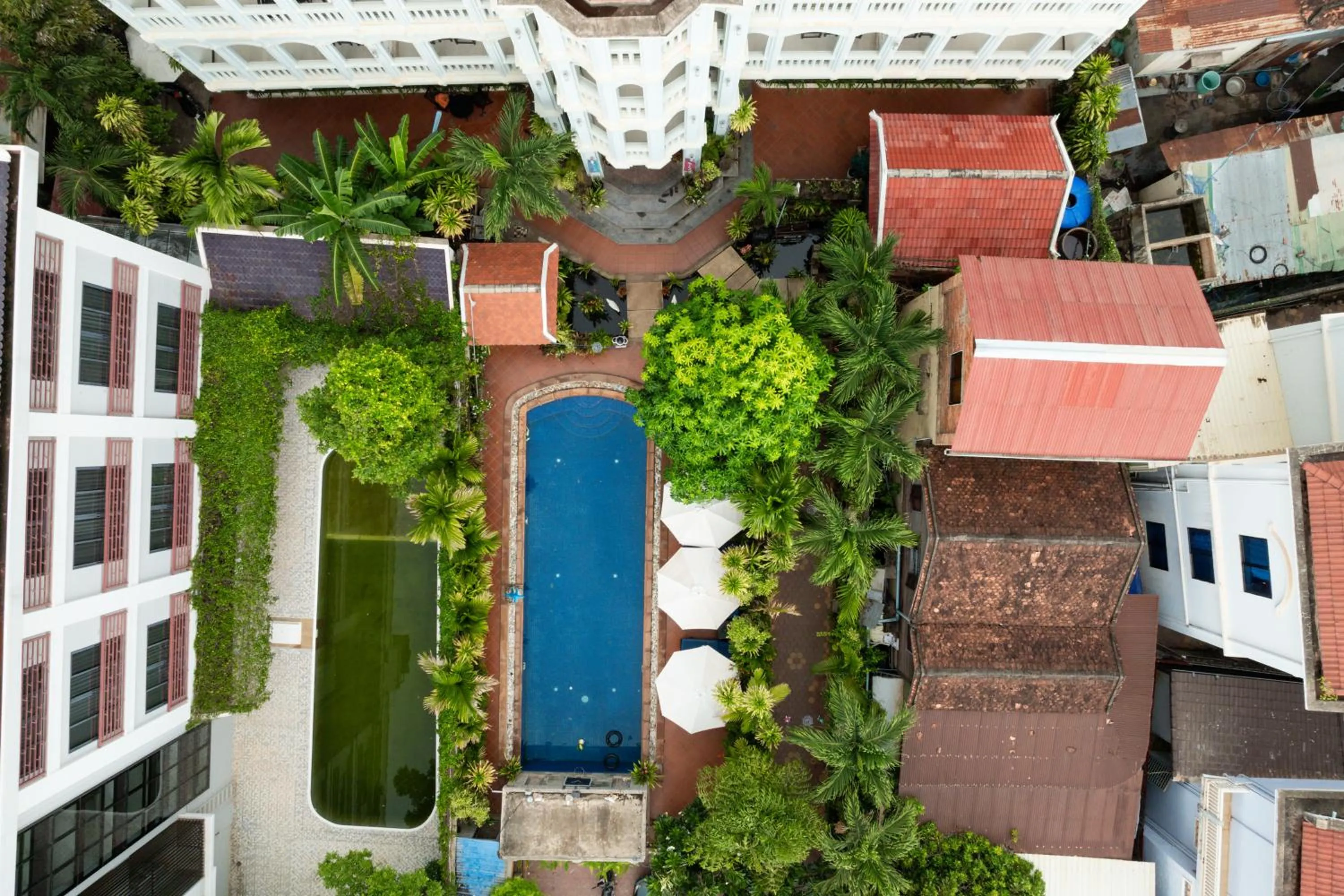 Swimming pool in Tan Sokchea Boutique