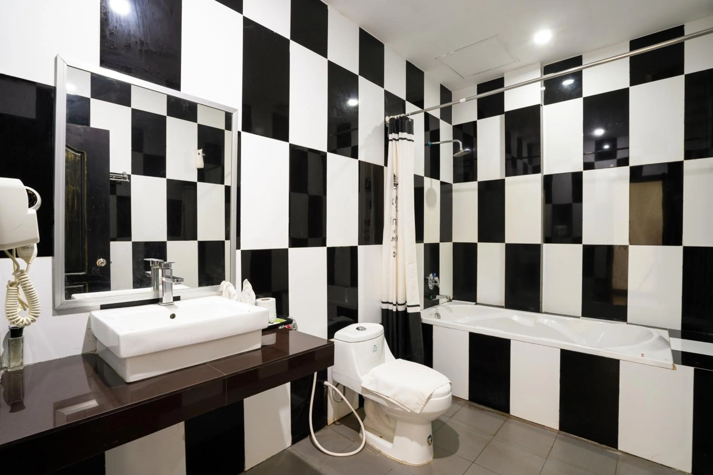 Toilet in Tan Sokchea Boutique