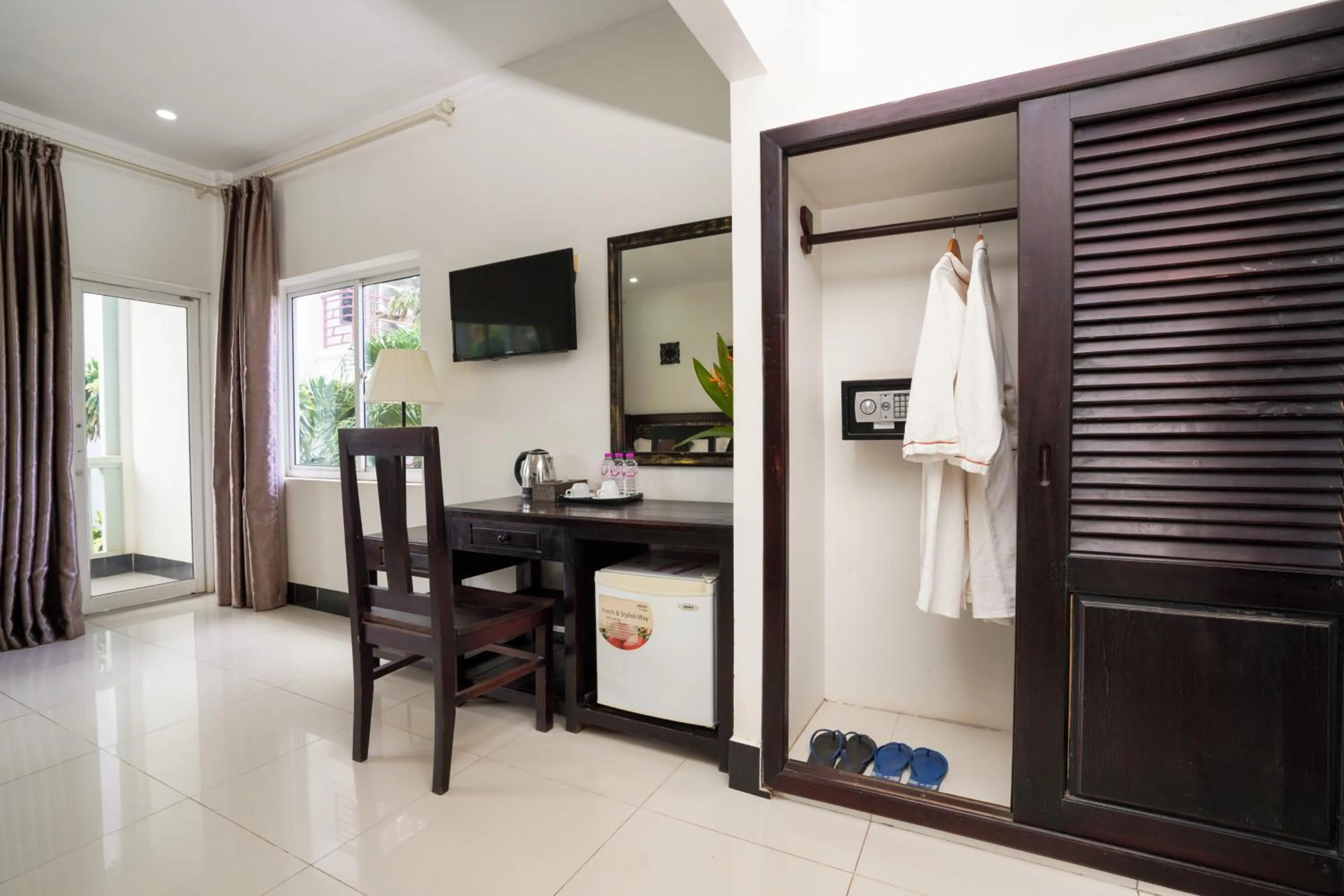 TV and multimedia in Tan Sokchea Boutique