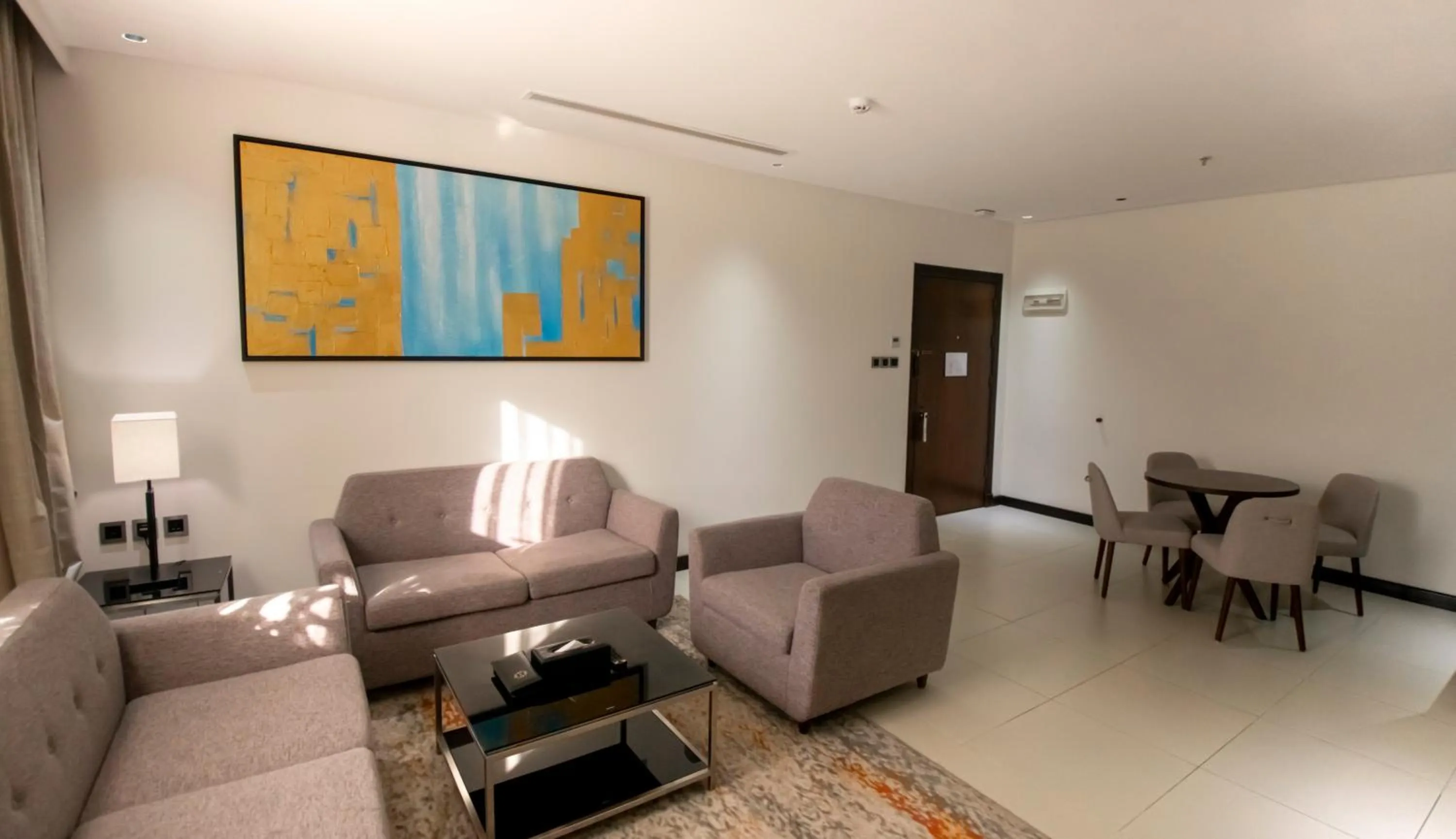 TV and multimedia in Iris Boutique Taif Heart