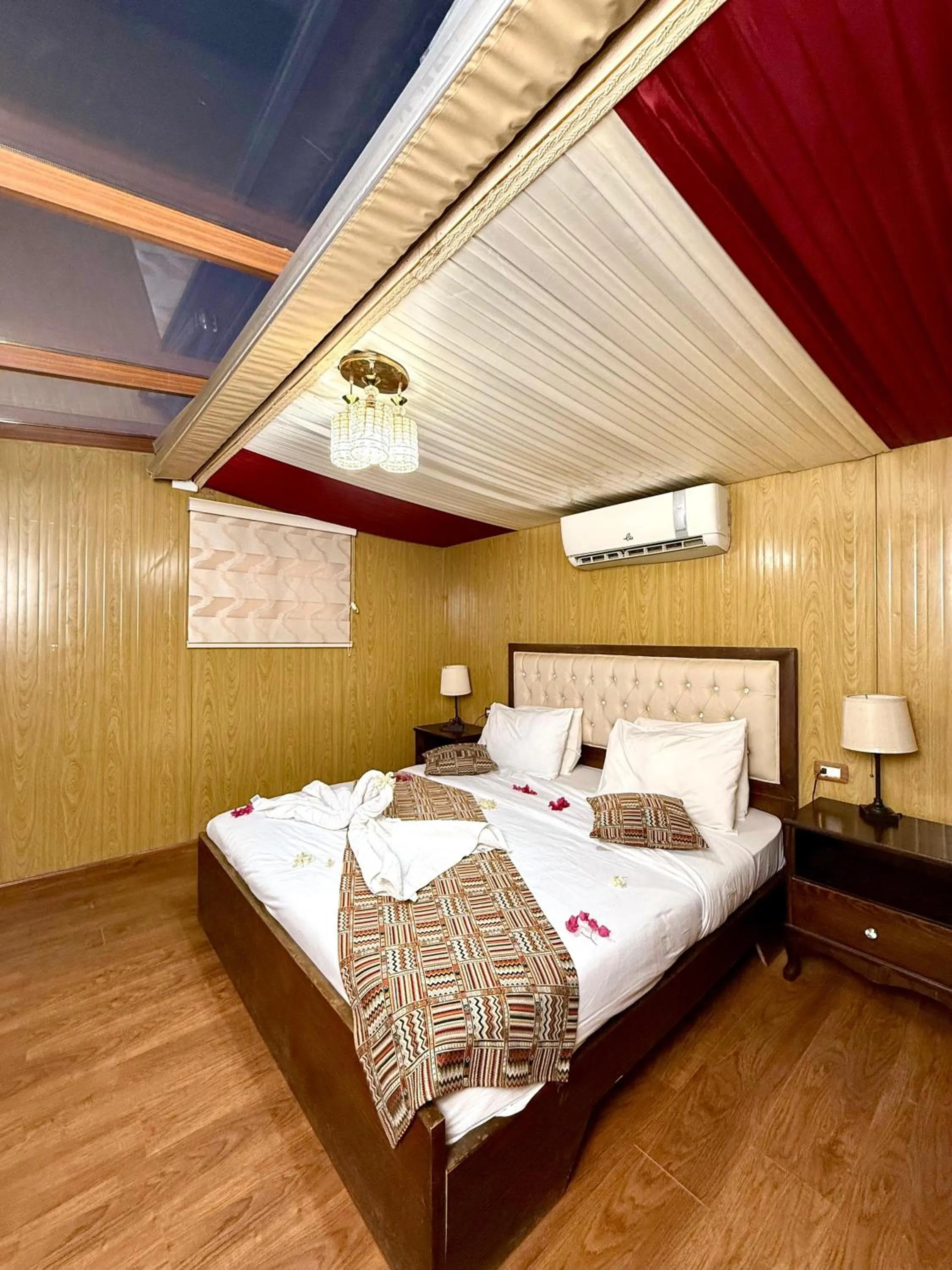 Bedroom, Bed in Rum Oasis Luxury Camp