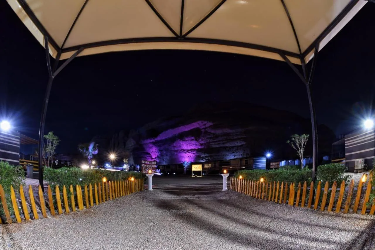 Rum Oasis Luxury Camp