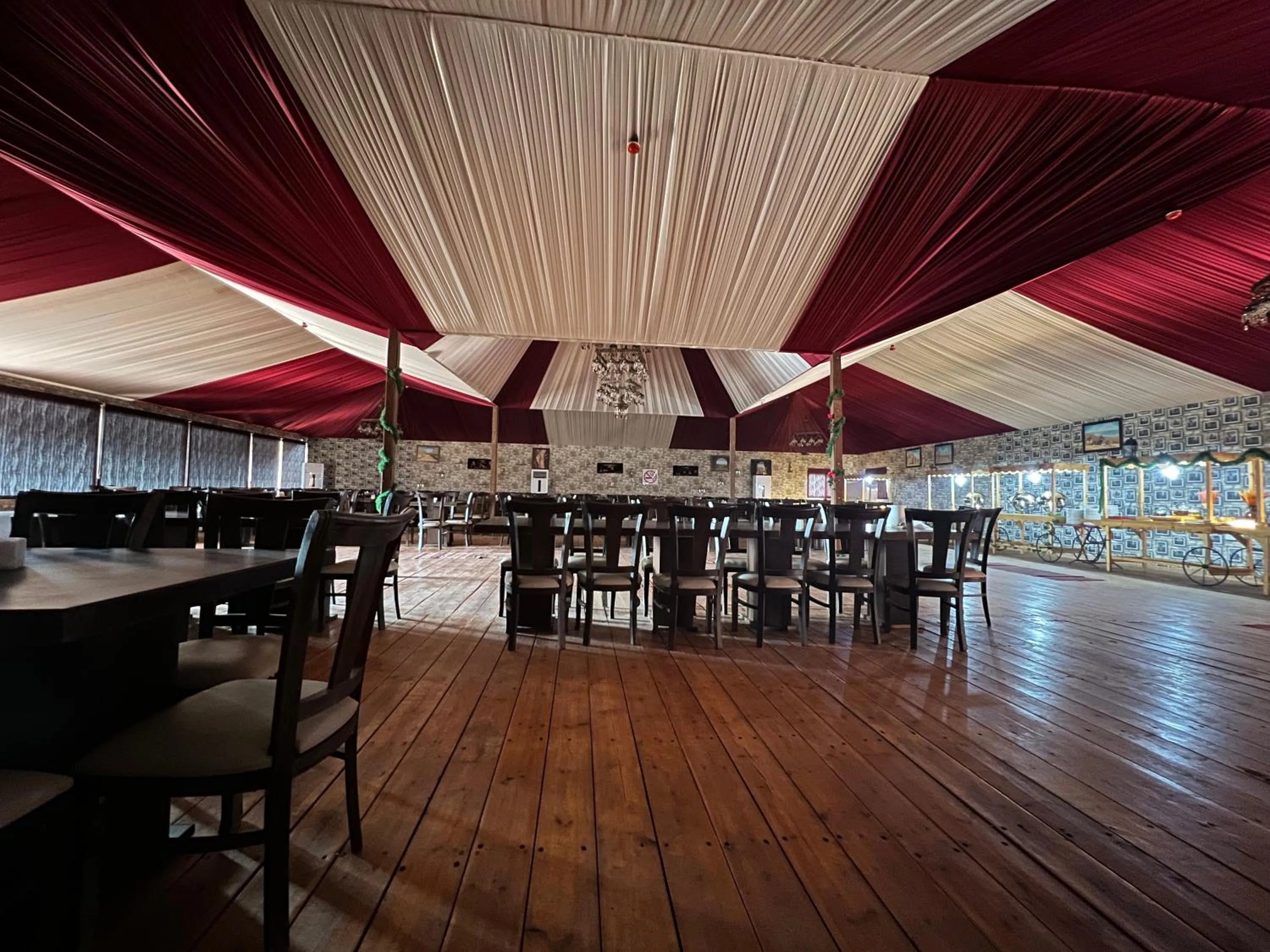 Restaurant/places to eat in Rum Oasis Luxury Camp