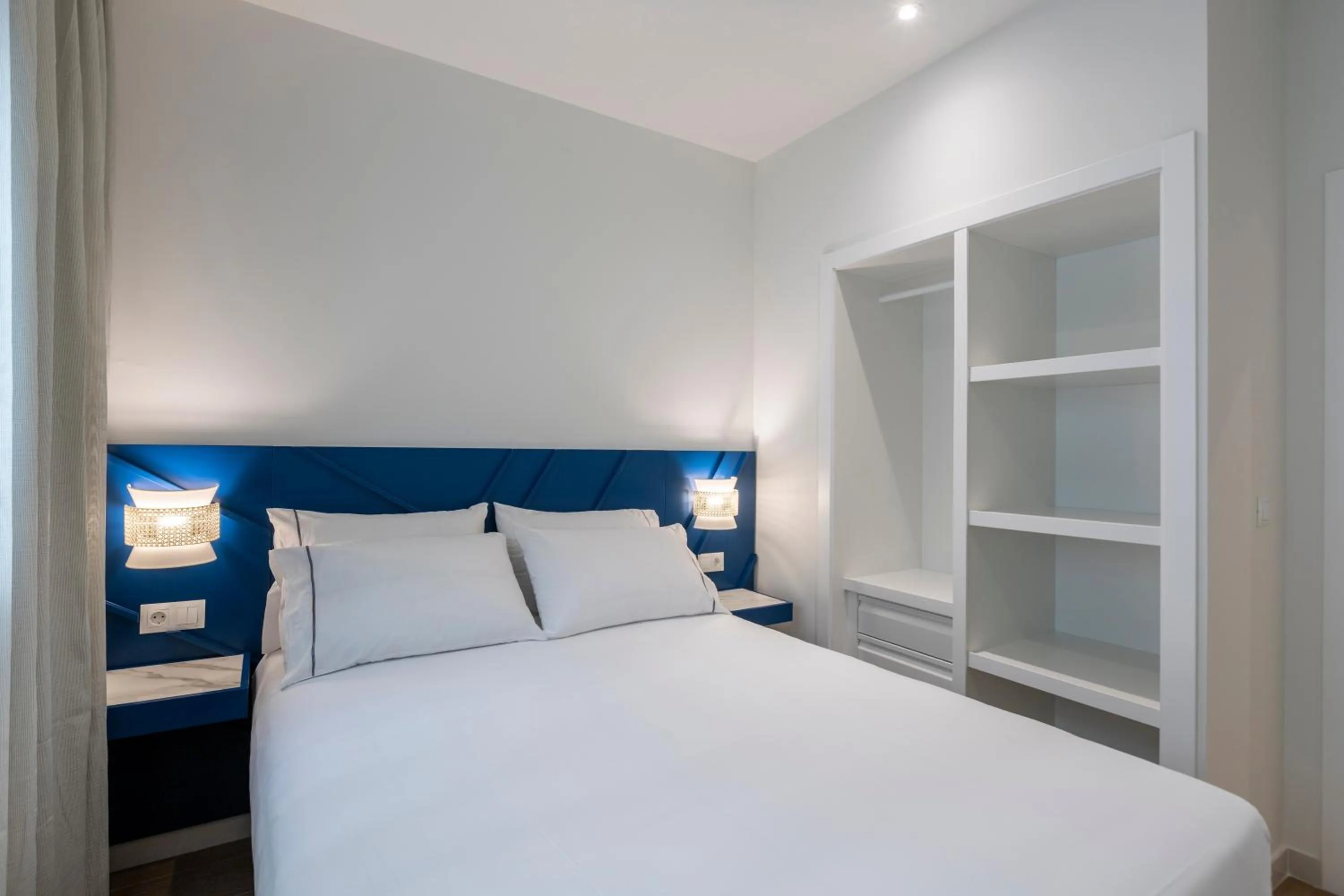 Bed in Tandem Portal De Elche