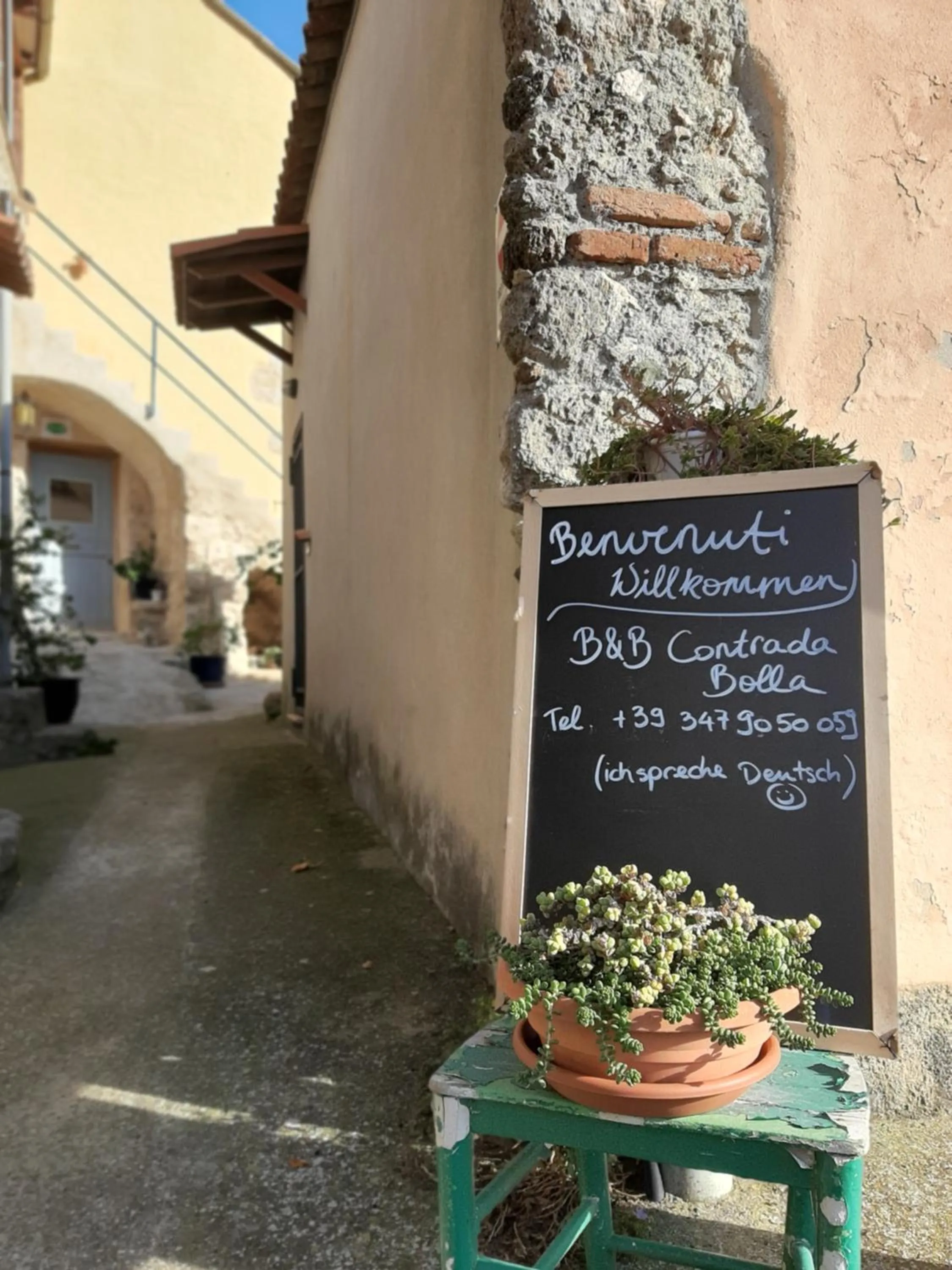 Property logo or sign in Guesthouse Contrada Bolla