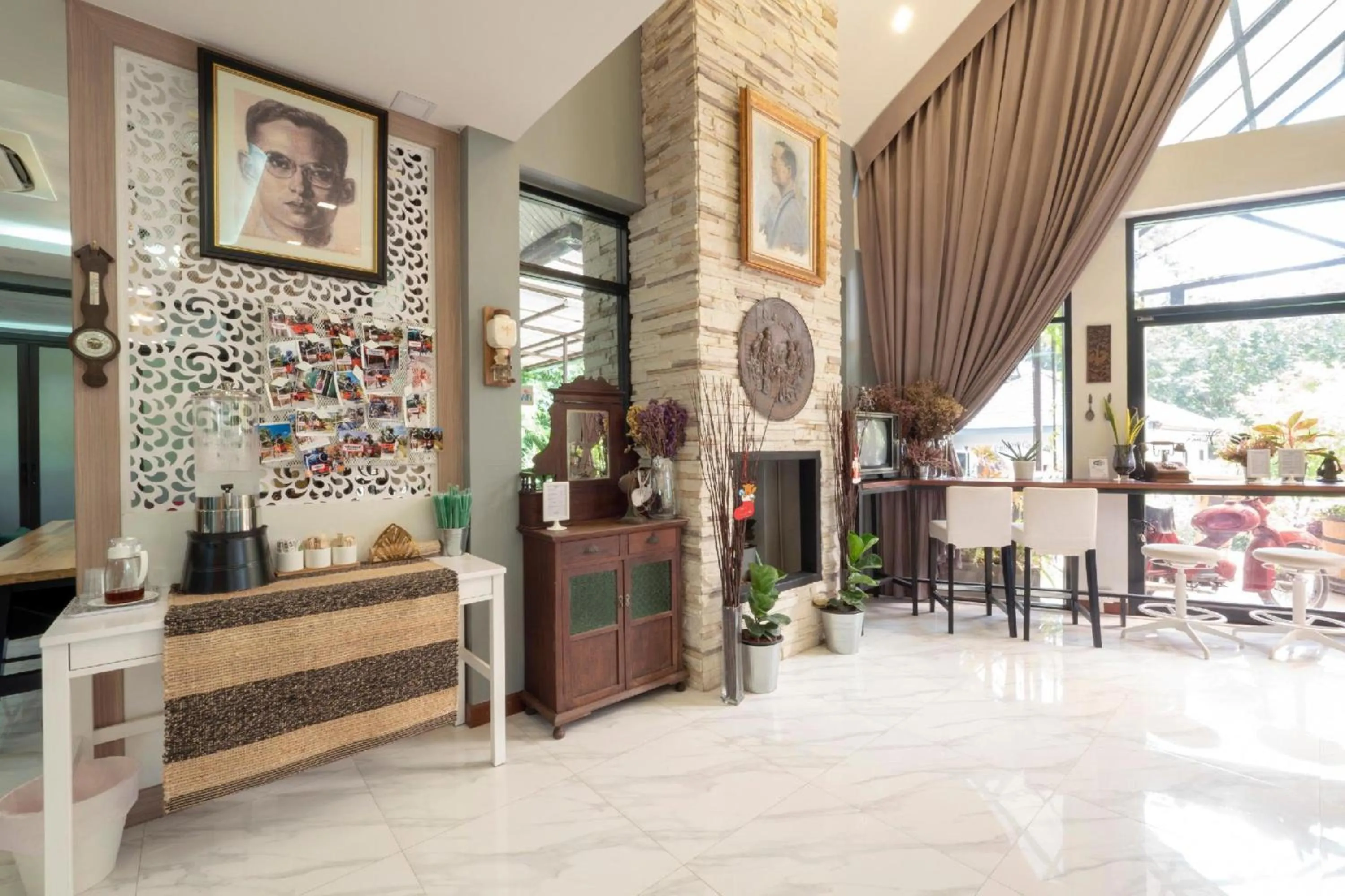 Restaurant/places to eat in Capital O 75378 Thawapee Resort