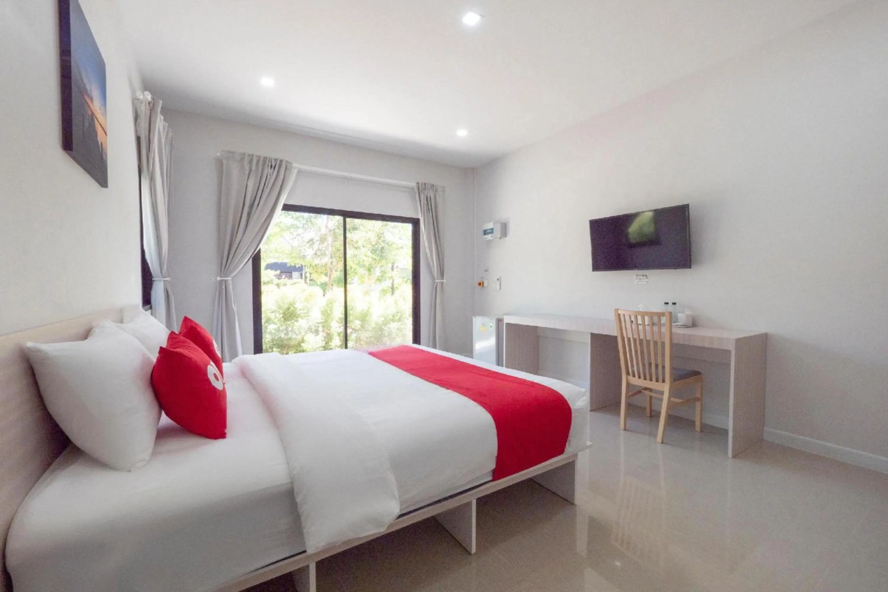 View (from property/room), Bed in Capital O 75378 Thawapee Resort