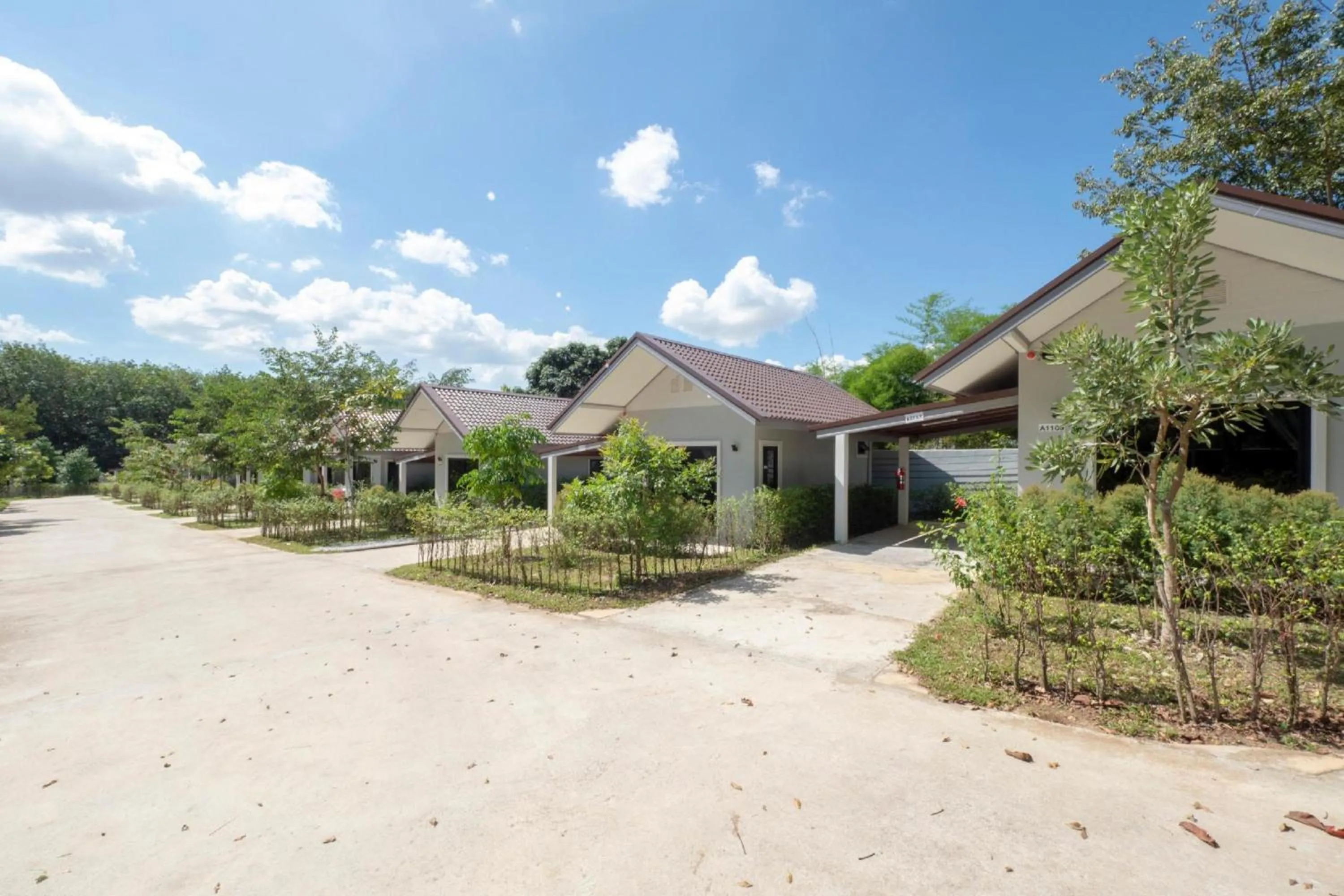 Neighbourhood in Capital O 75378 Thawapee Resort