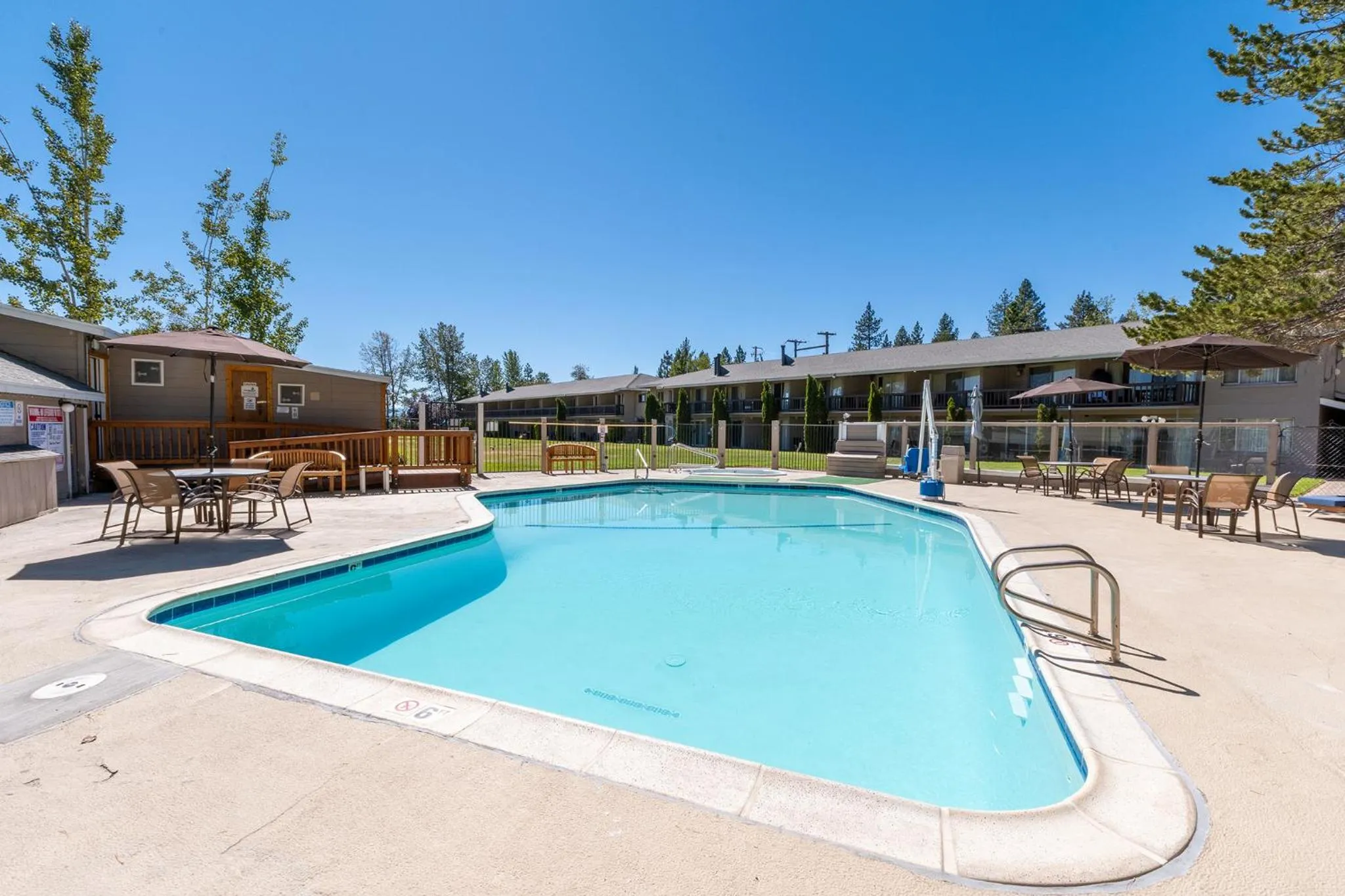 Swimming pool in Tahoe Sands Resort