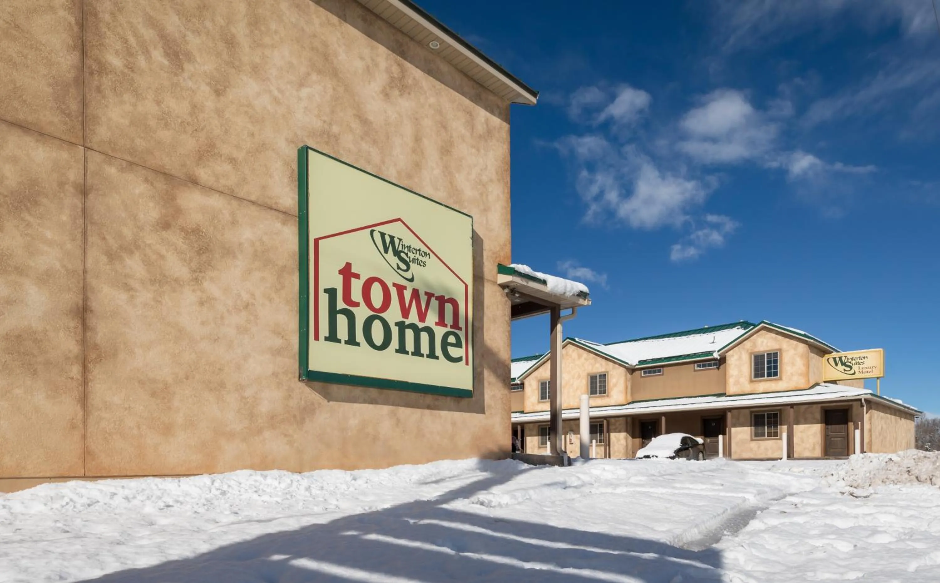Facade/entrance in Duchesne Suites
