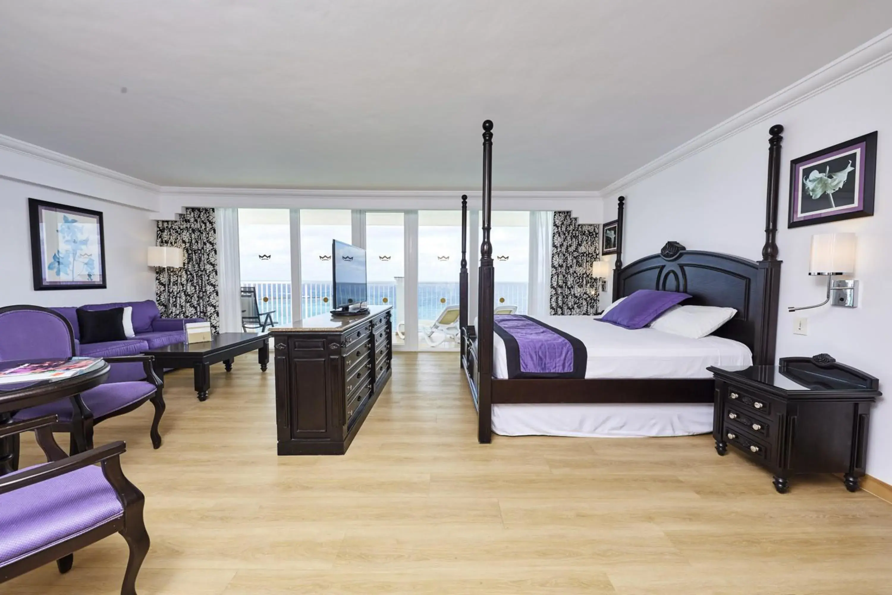 Suite Ocean Front - single occupancy in Riu Palace Paradise Island - Adults Only - All Inclusive Suite Ocean Front - single occupancy in Riu Palace Paradise Island - Adults Only - All Inclusive