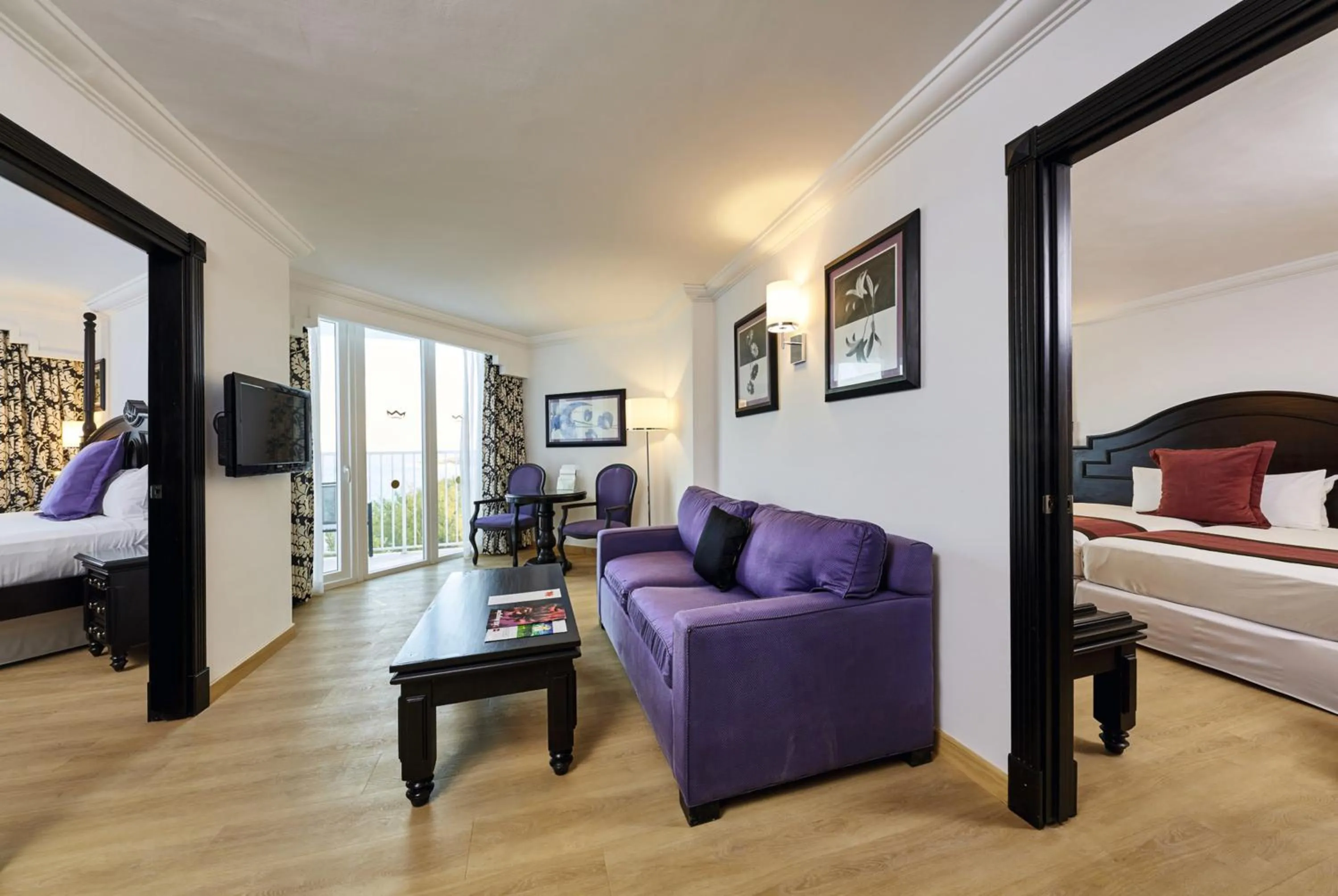 Living room, Bed in Riu Palace Paradise Island - Adults Only - All Inclusive