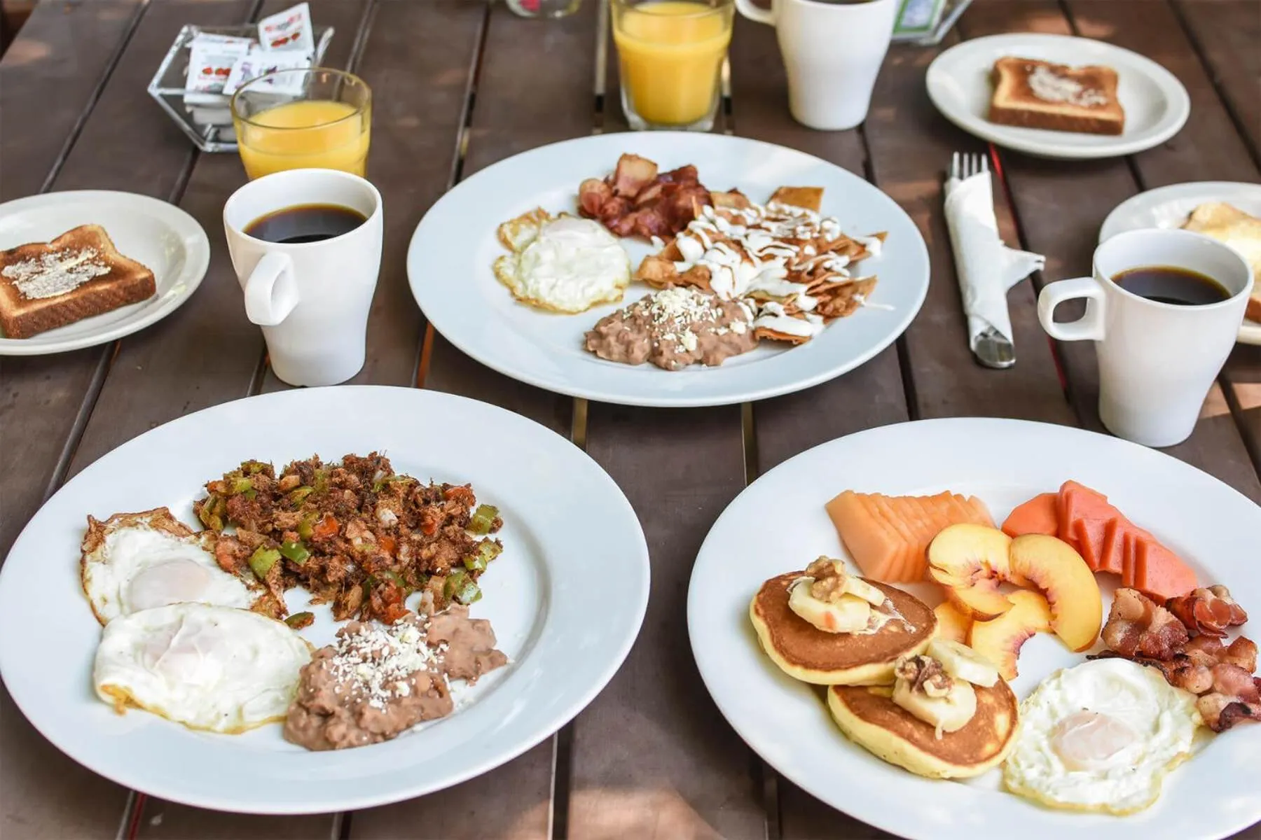 Breakfast in Quinta Monasterio