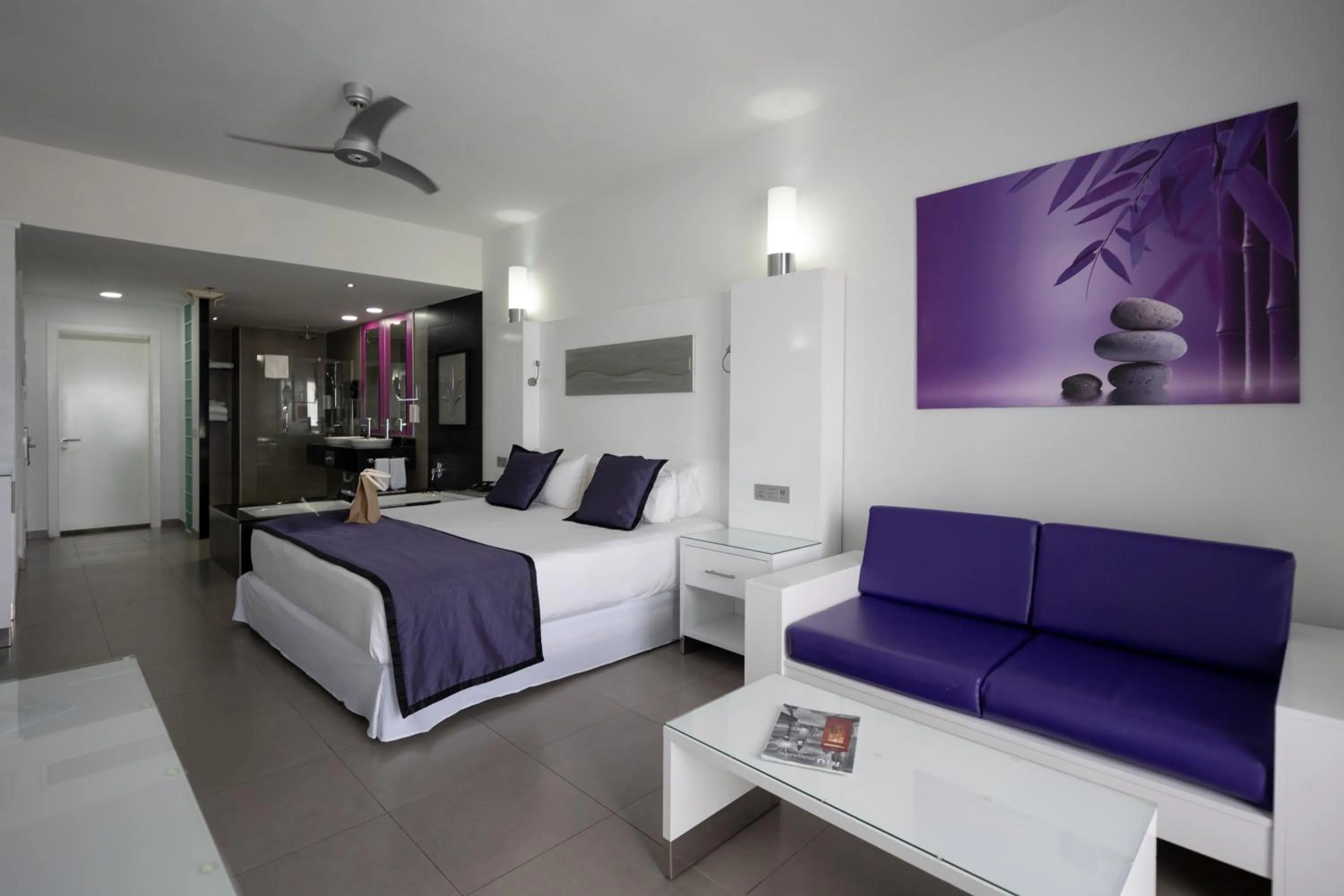 Living room, Bed in Riu Palace Antillas - Adults Only - All Inclusive