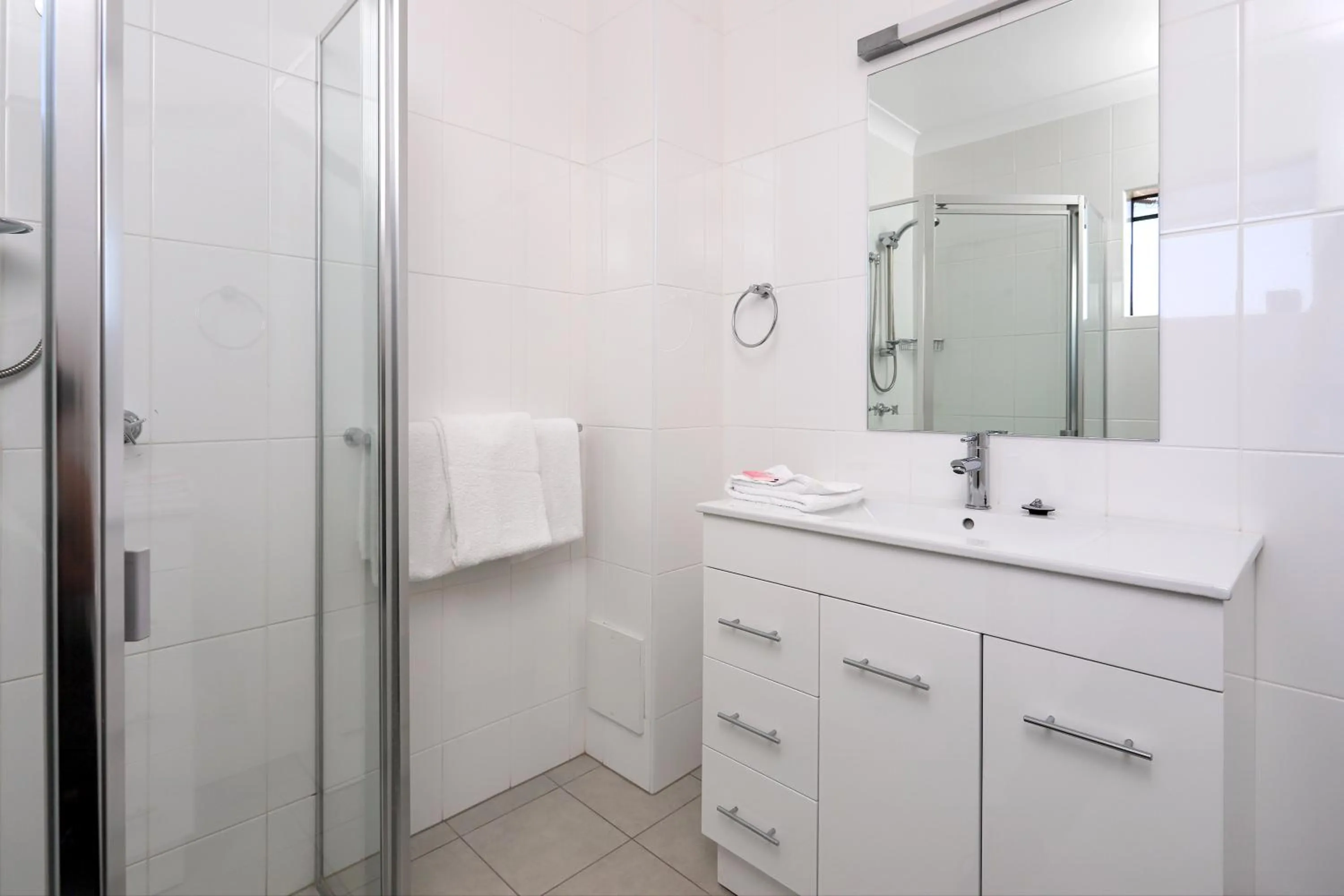 Bathroom in Gateway Motel