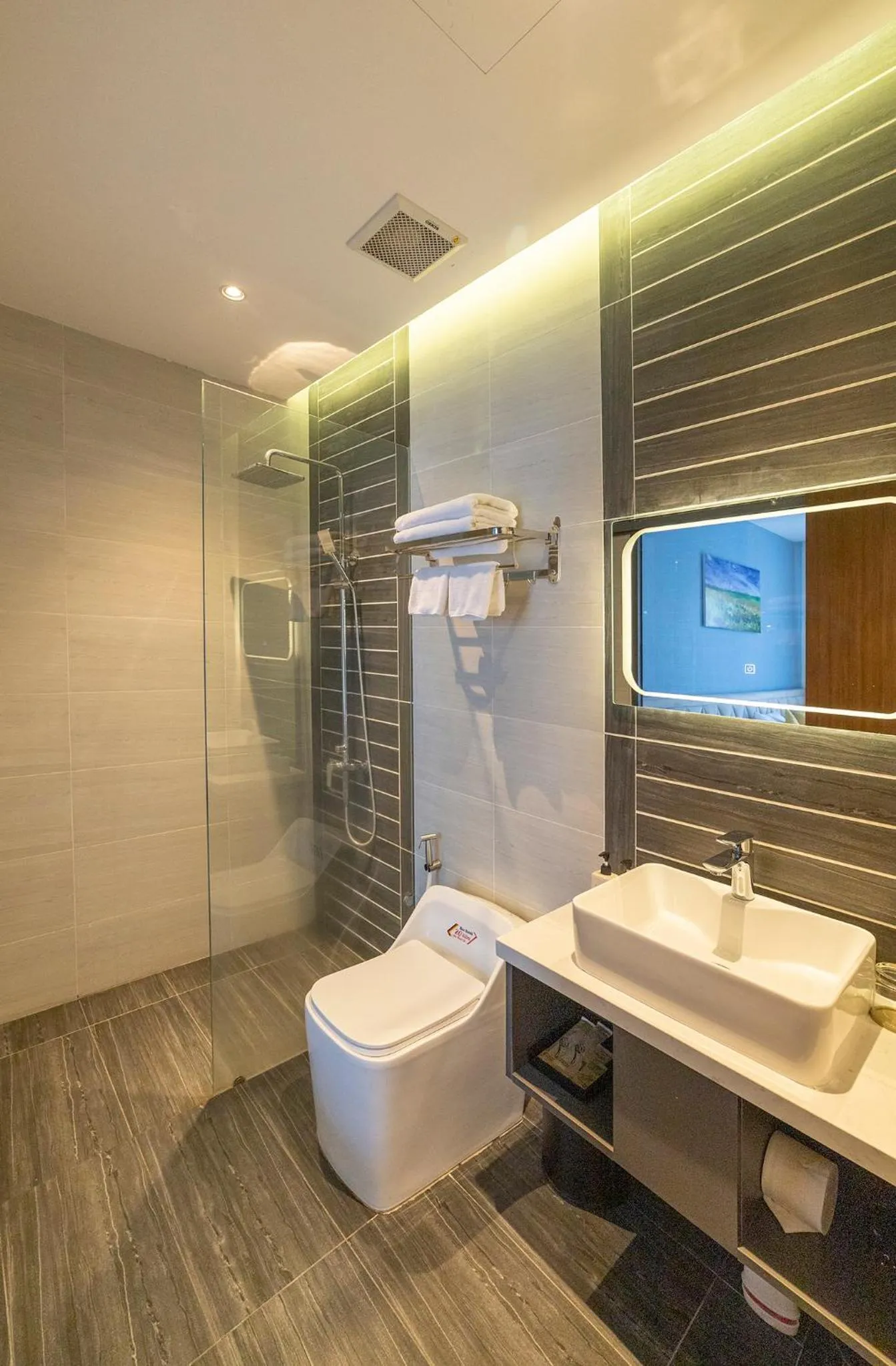 Shower in Stillus Boutique Hotel Dalat