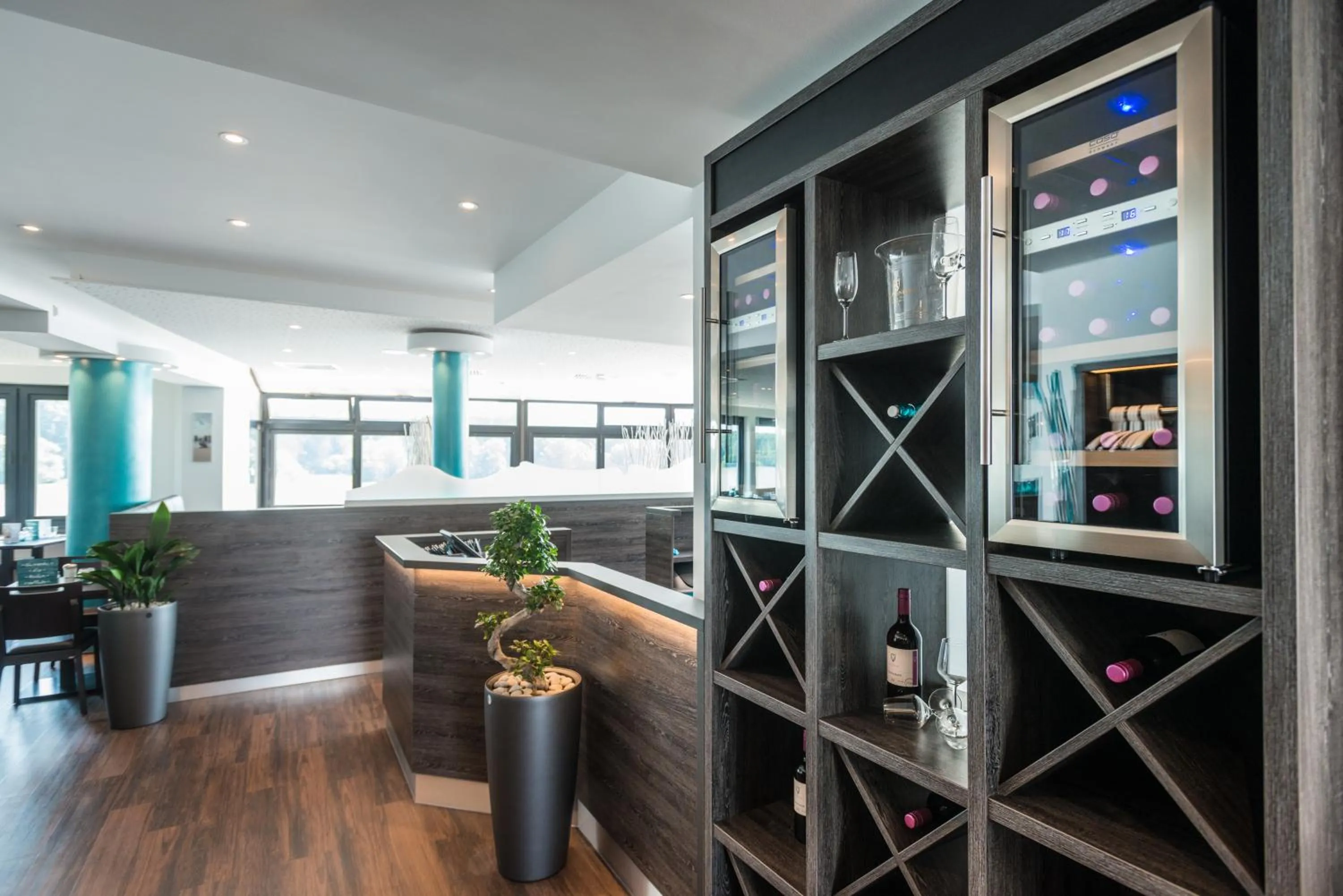 Restaurant/places to eat in Rheinterrassen Hotel Café Restaurant