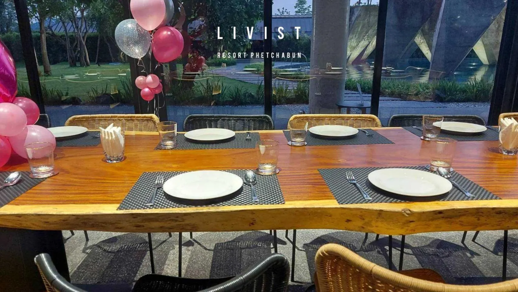 Restaurant/places to eat in Livist Resort phetchabun