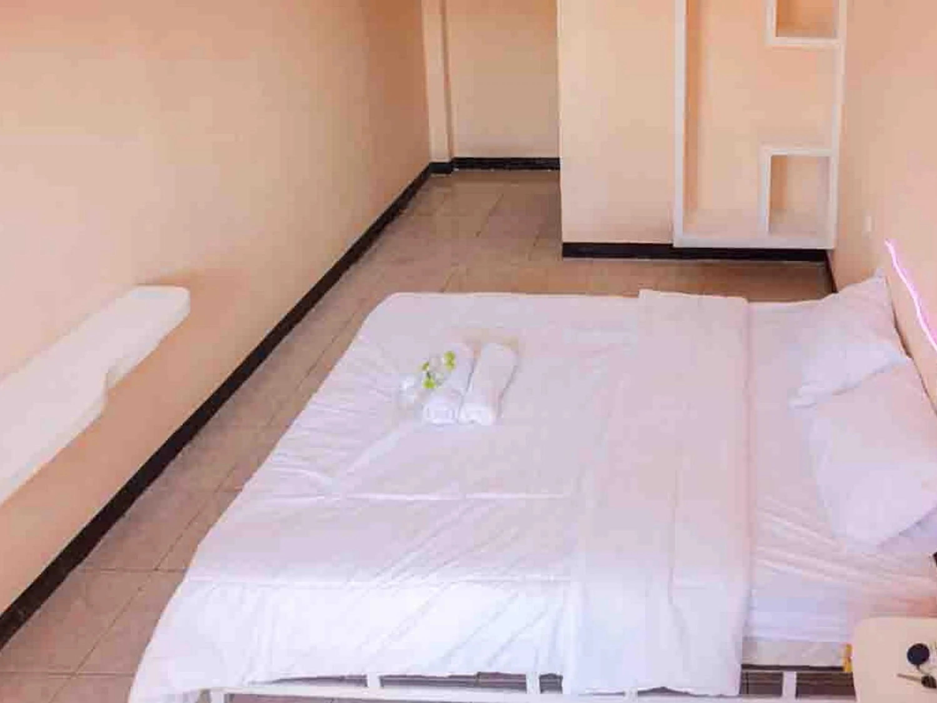 Bed in Artayya Puri 2 near Alun Alun Caruban Mitra RedDoorz