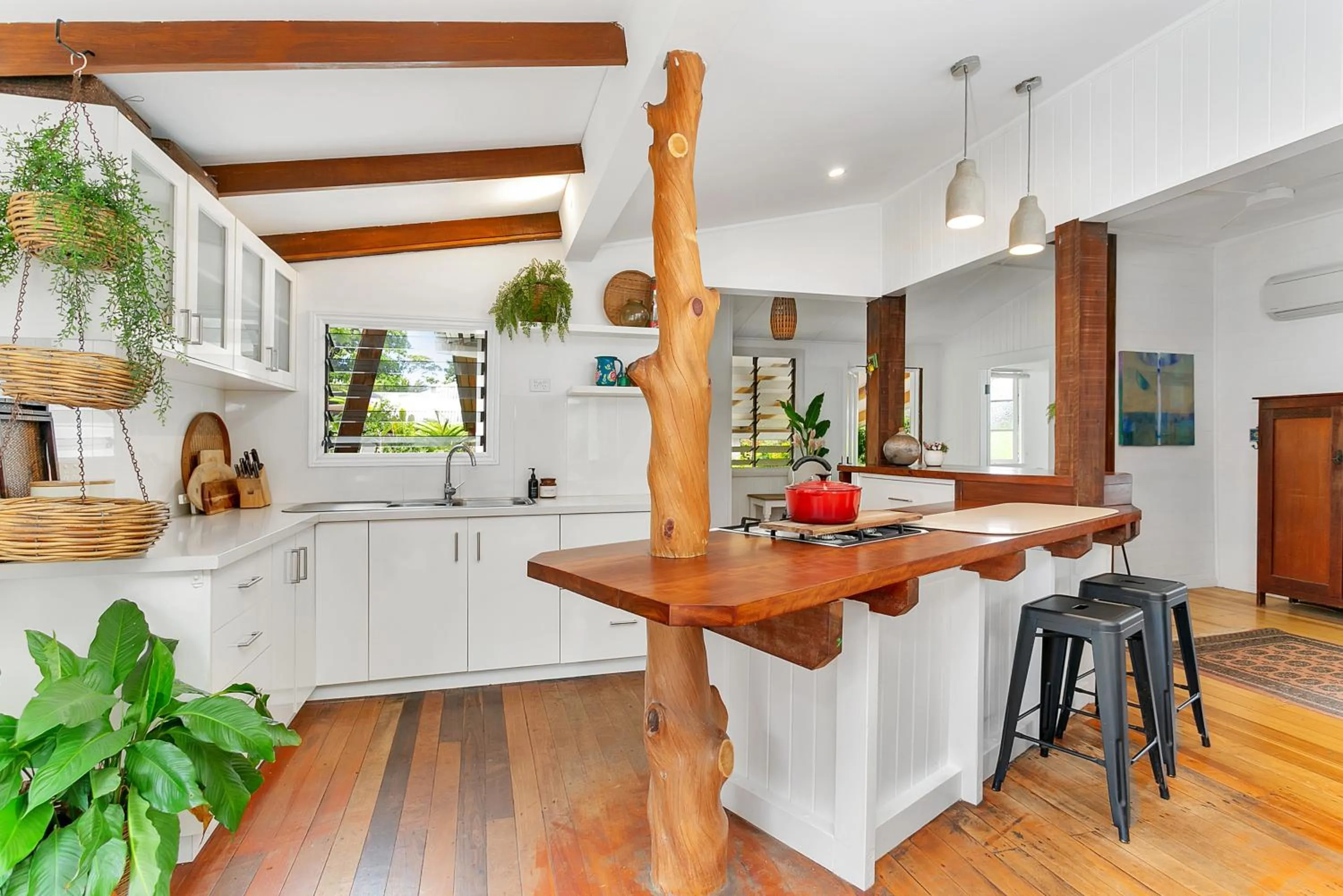 Kitchen or kitchenette in Lazenby Lodge