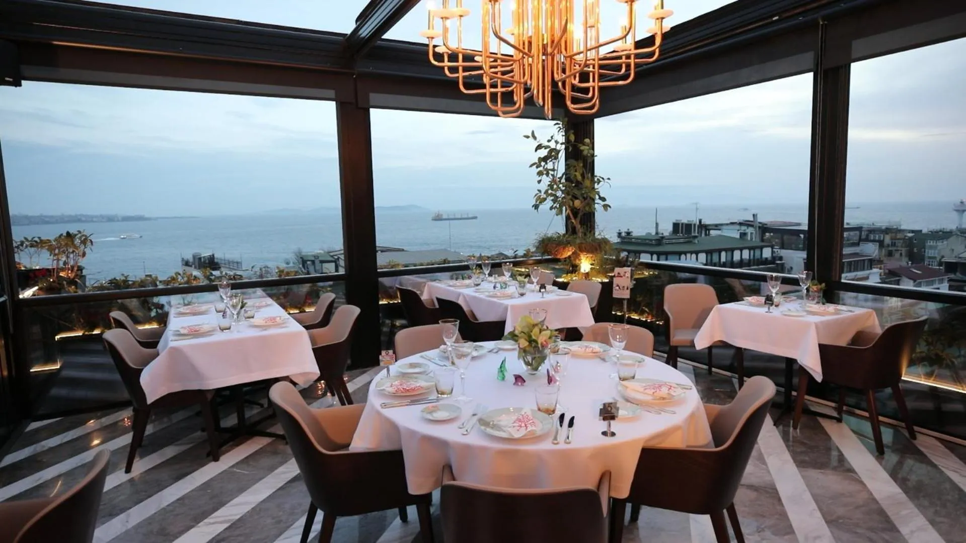 Restaurant/places to eat in Aya Sultanahmet Hotel