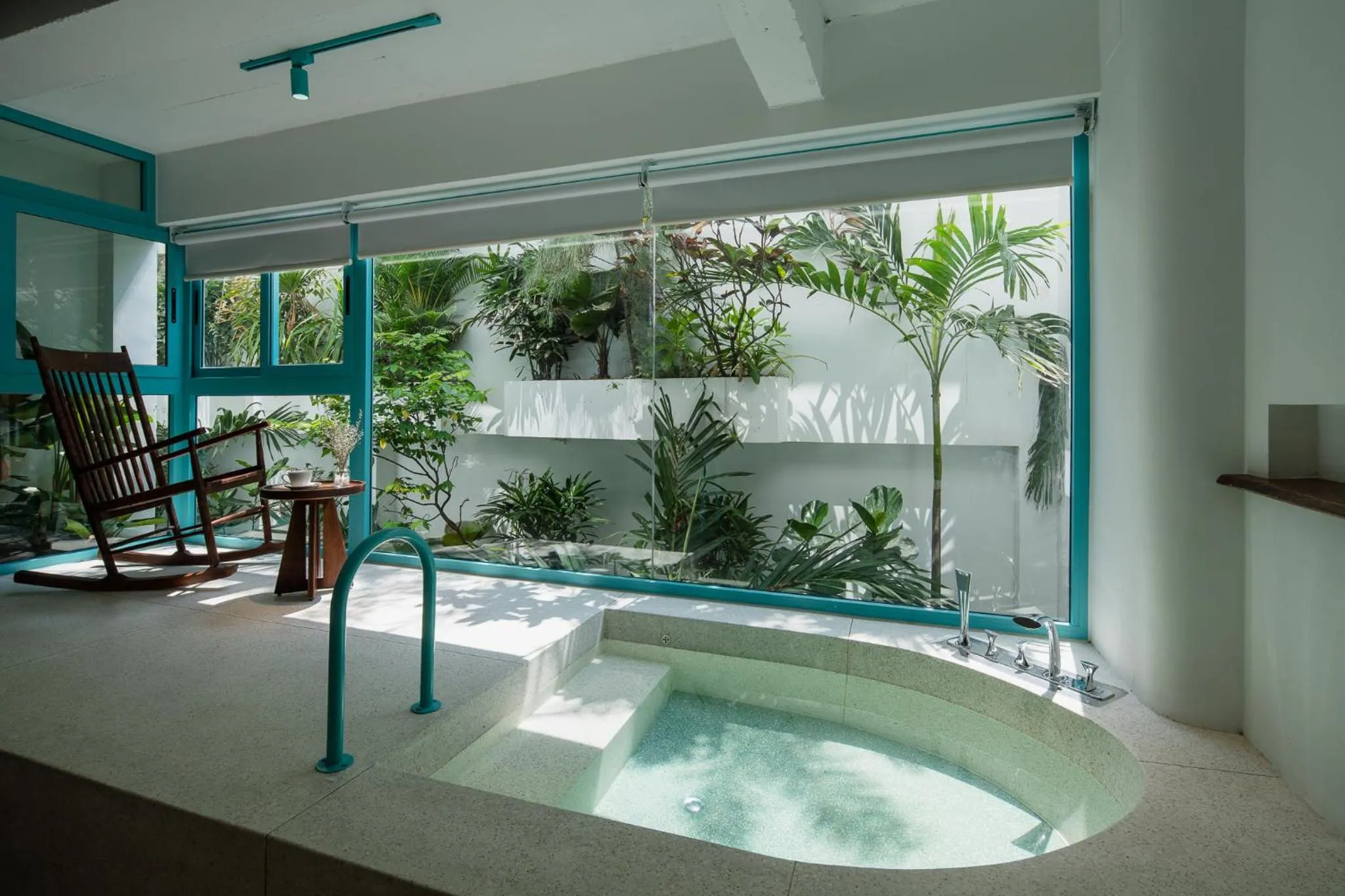 Bath in Hotel Le Bouton