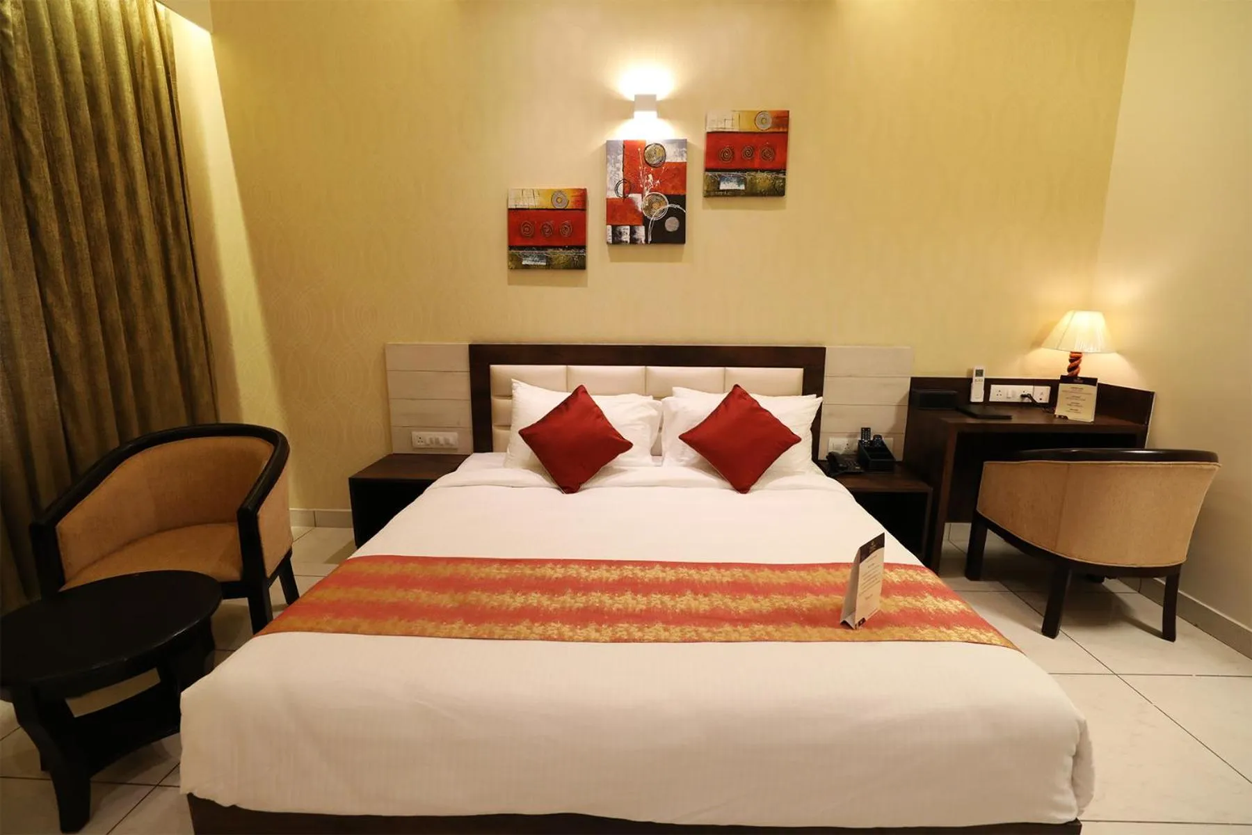 Bedroom in Hotel Foxglove International