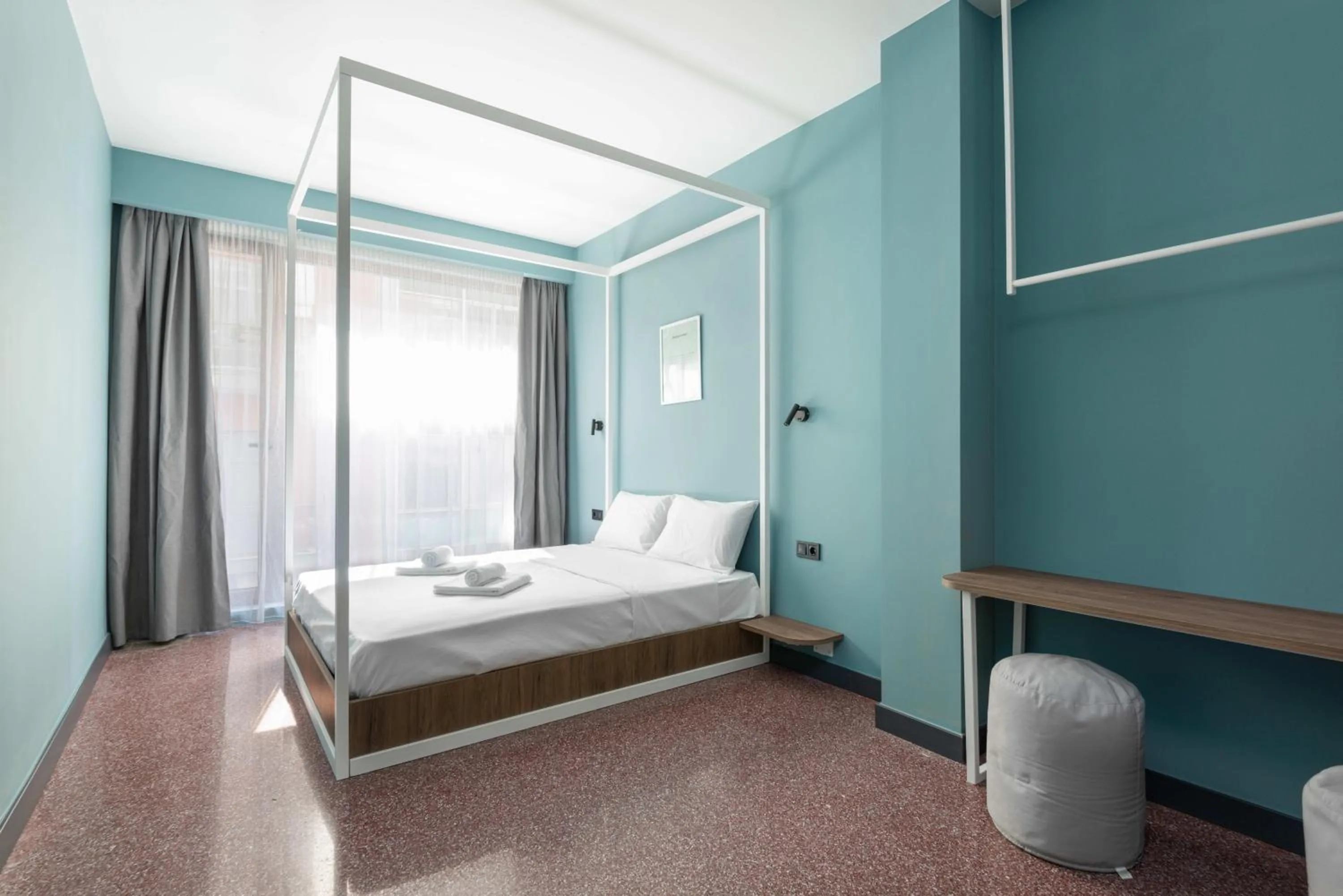 Bed in Zeus is Loose Hostel