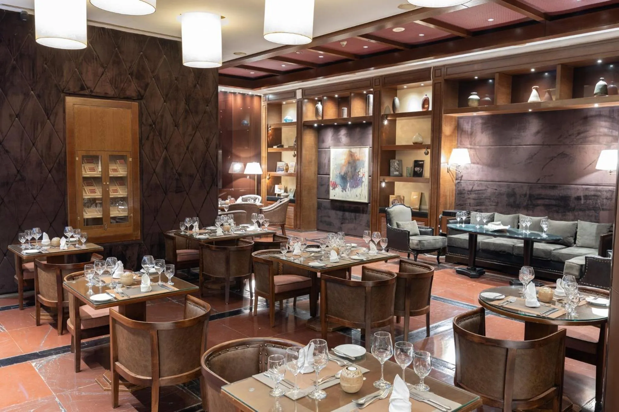 Restaurant/places to eat in Crowne Plaza Amman by IHG