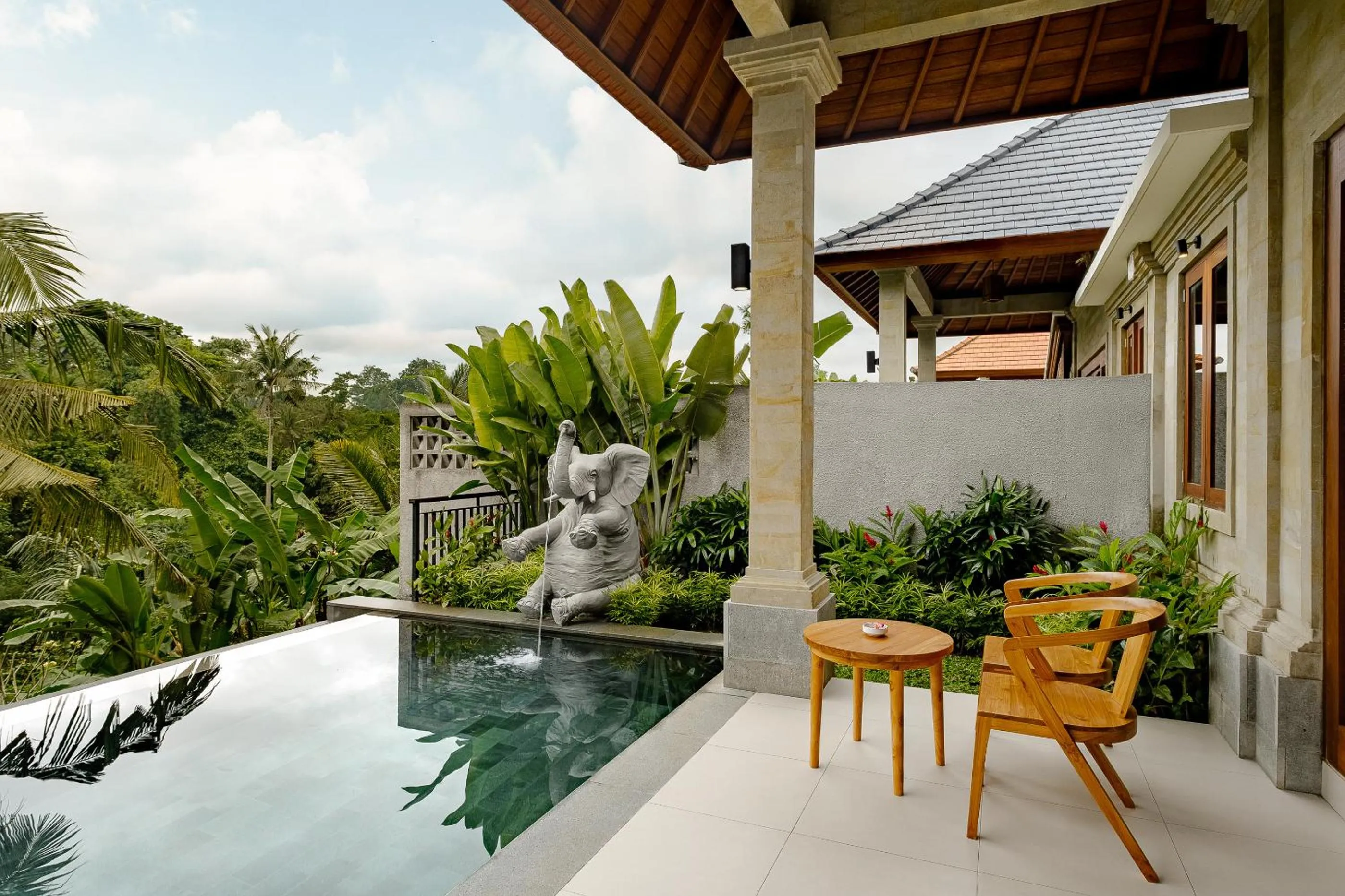 Swimming pool in Yanyan Resort Ubud