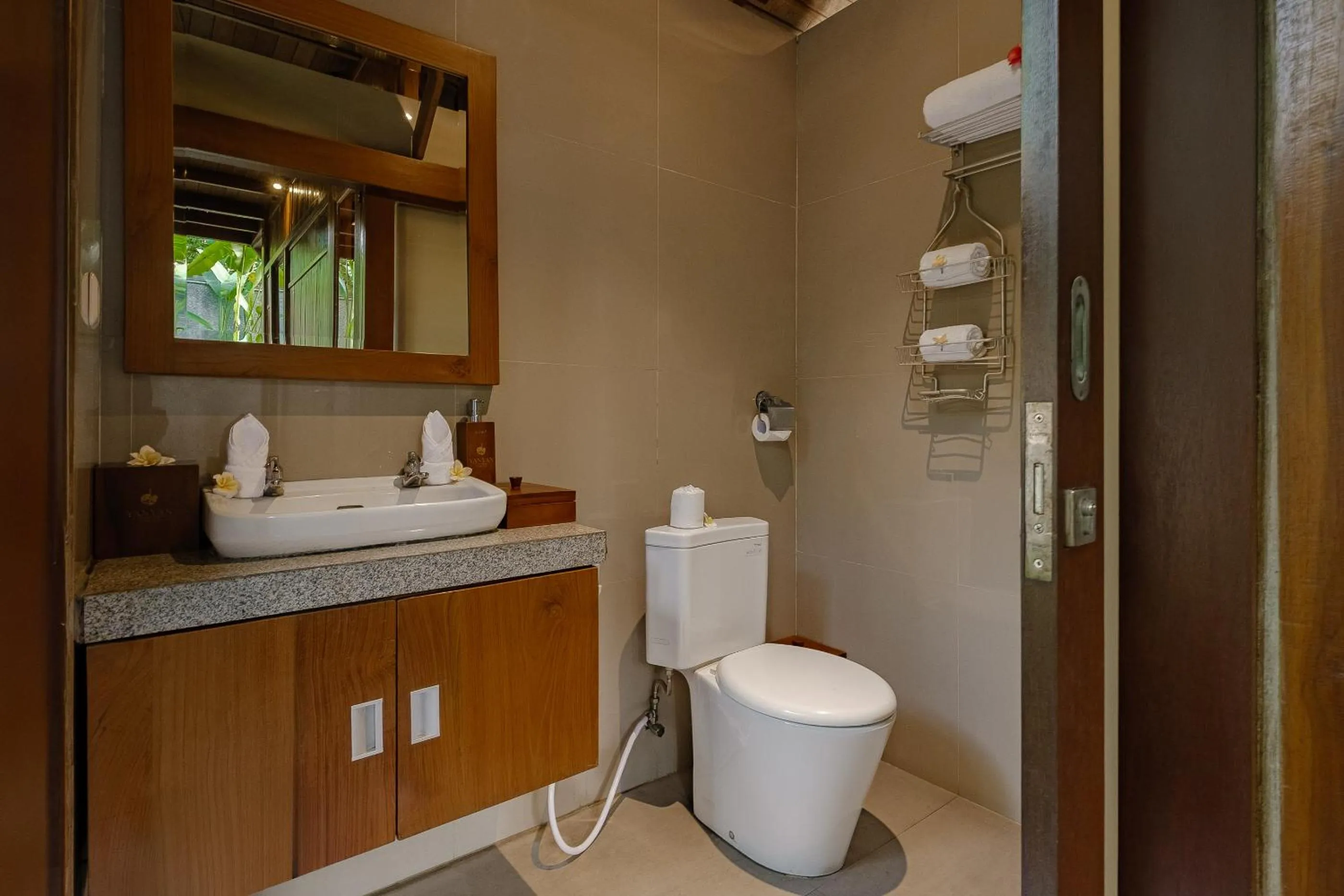 Toilet in Yanyan Resort Ubud