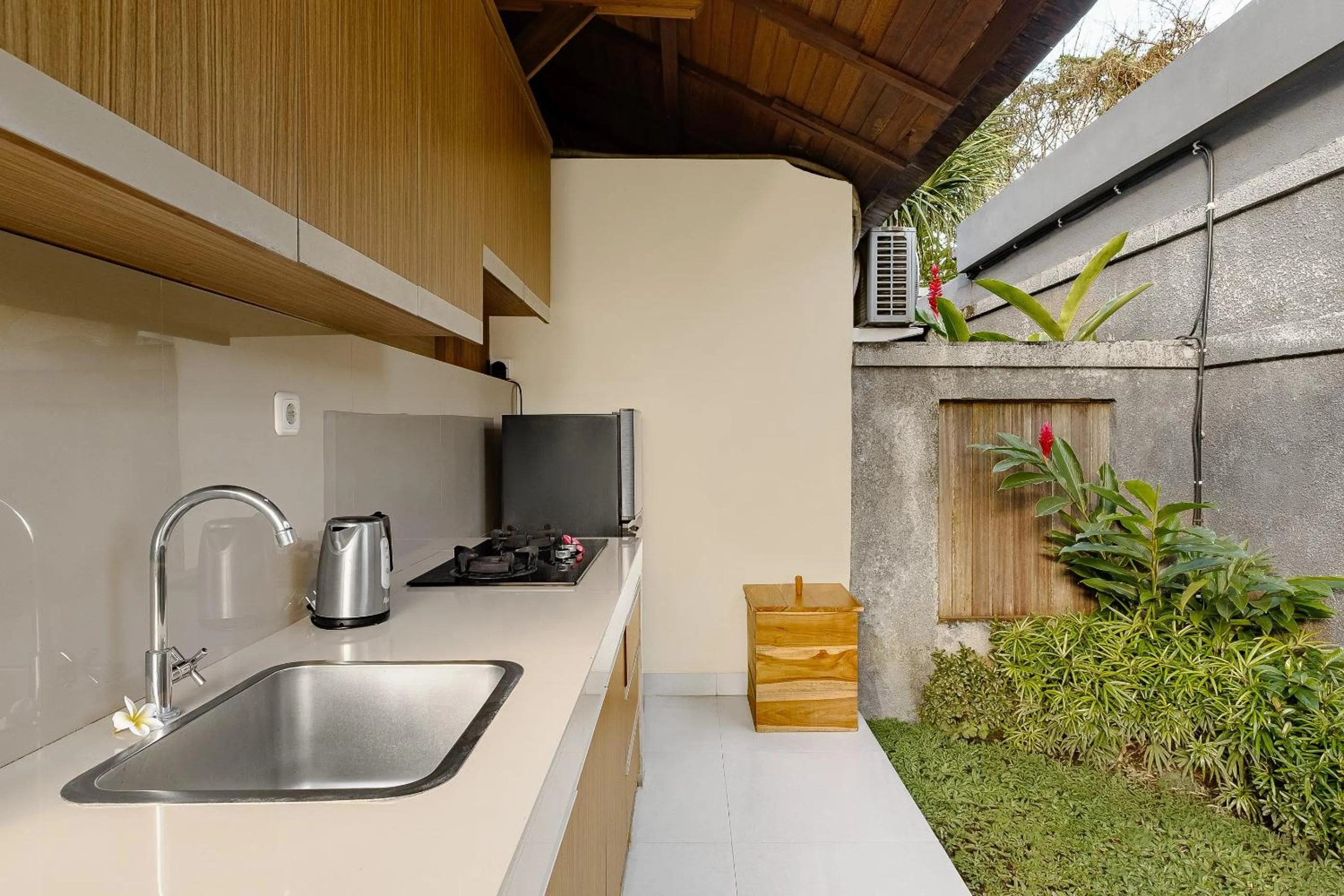 Kitchen or kitchenette in Yanyan Resort Ubud