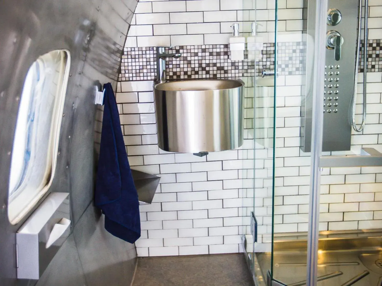 Deluxe Double Room with Shower - single occupancy in Aerotel Deluxe Double Room with Shower - single occupancy in Aerotel