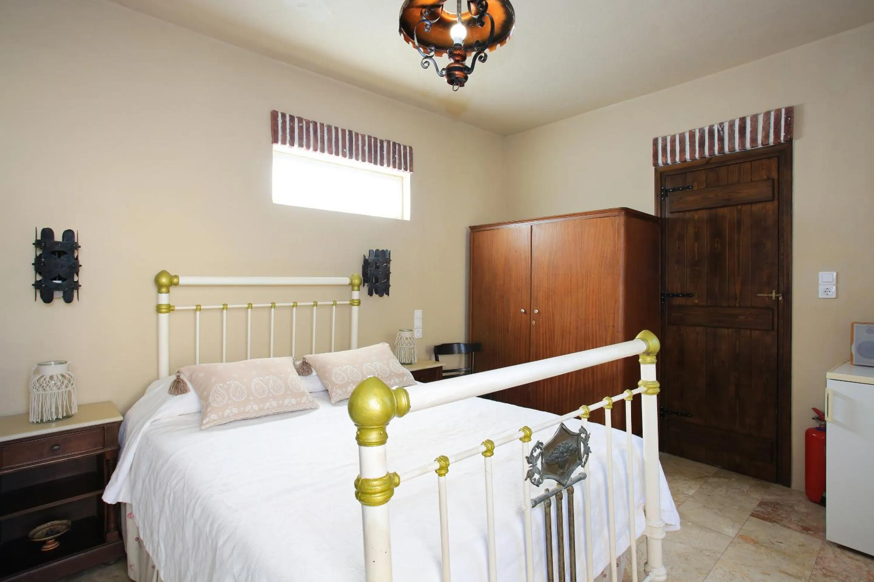 Bedroom, Bed in Villa Oasis