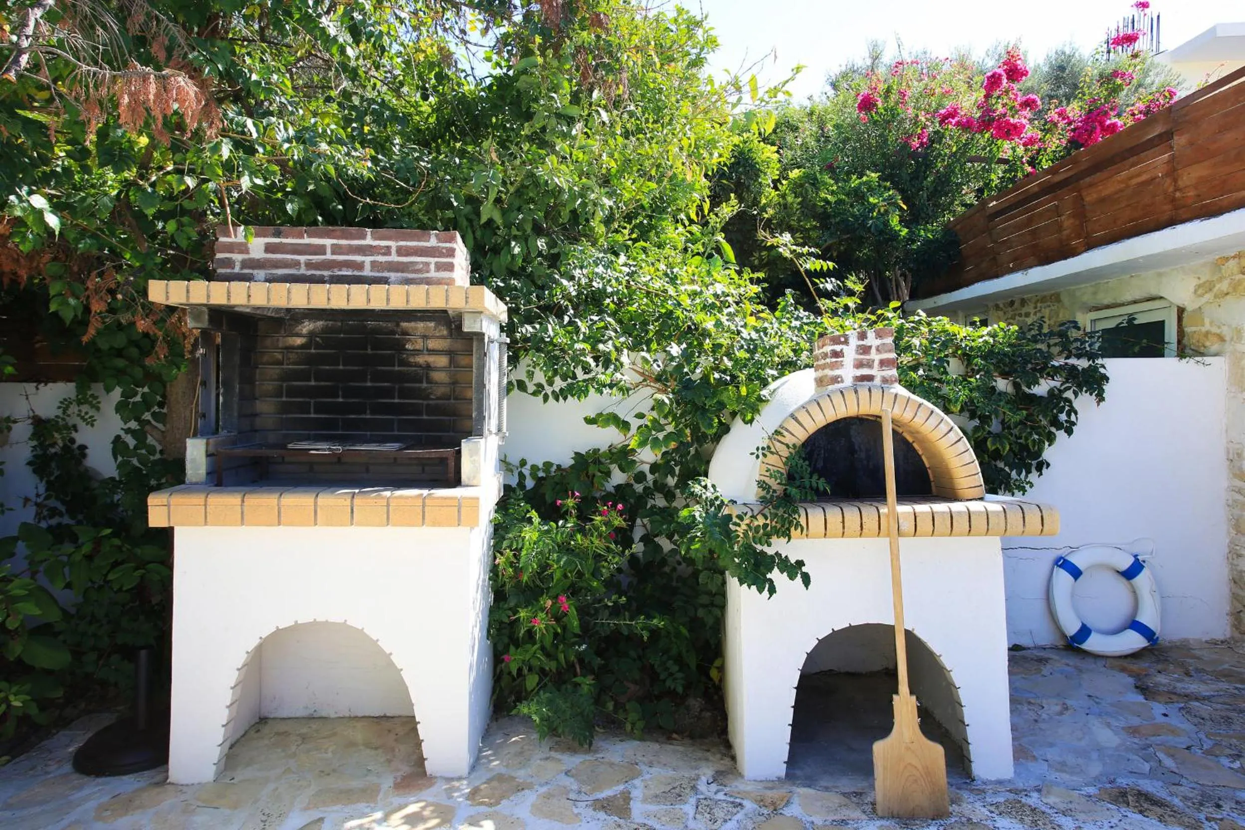 BBQ facilities in Villa Oasis