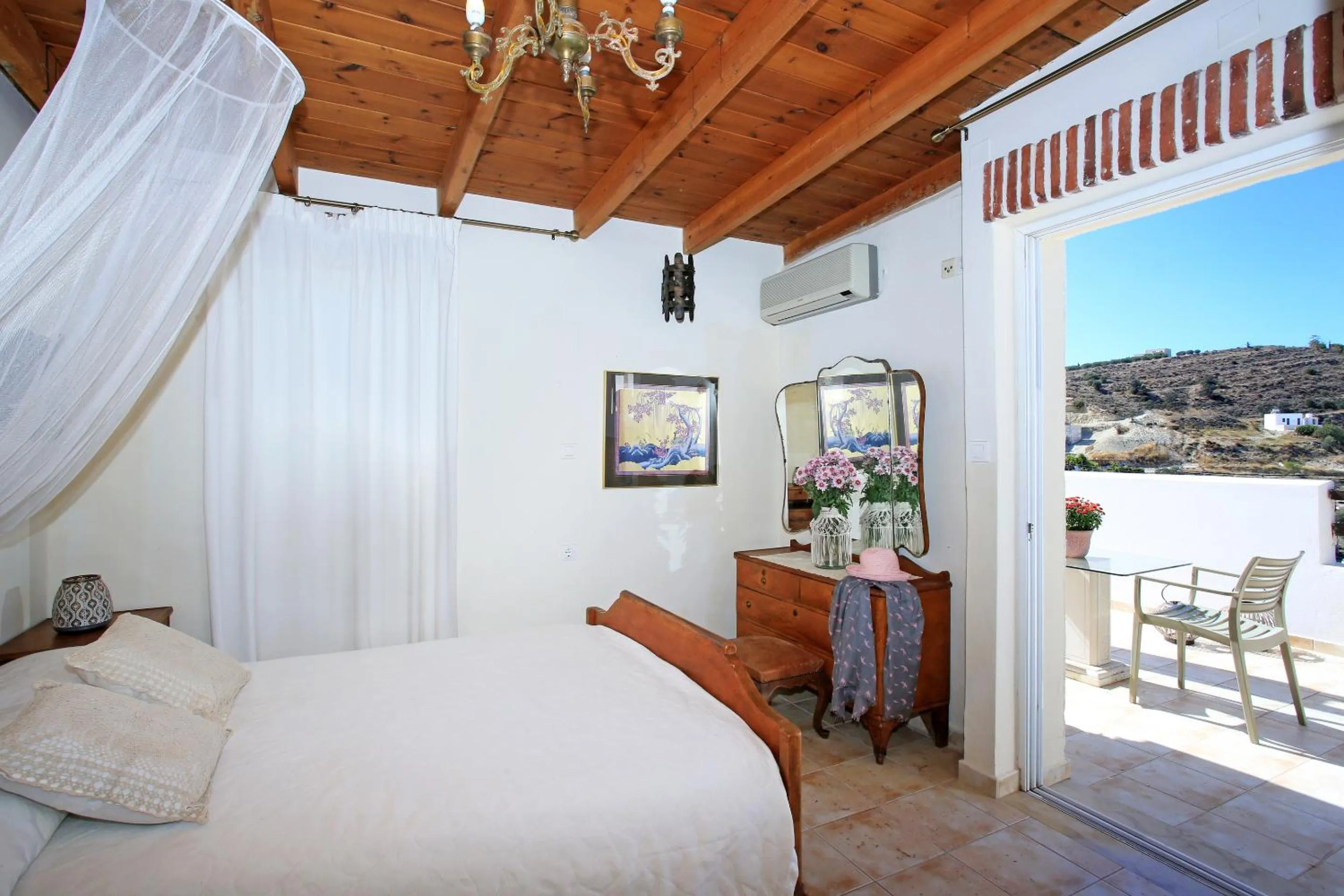 Bedroom, Bed in Villa Oasis