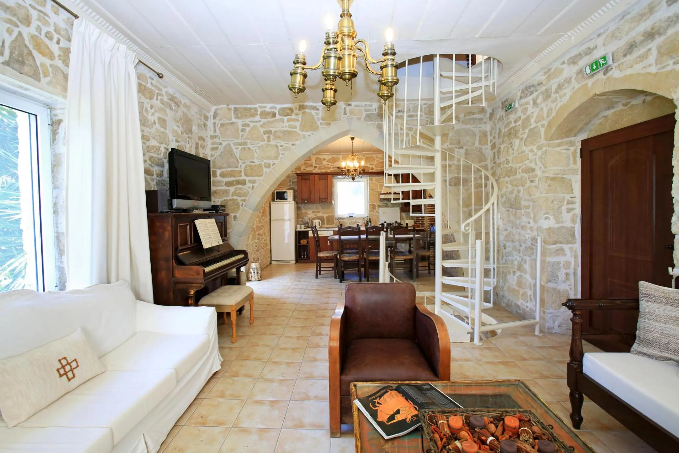 Living room, Bed in Villa Oasis