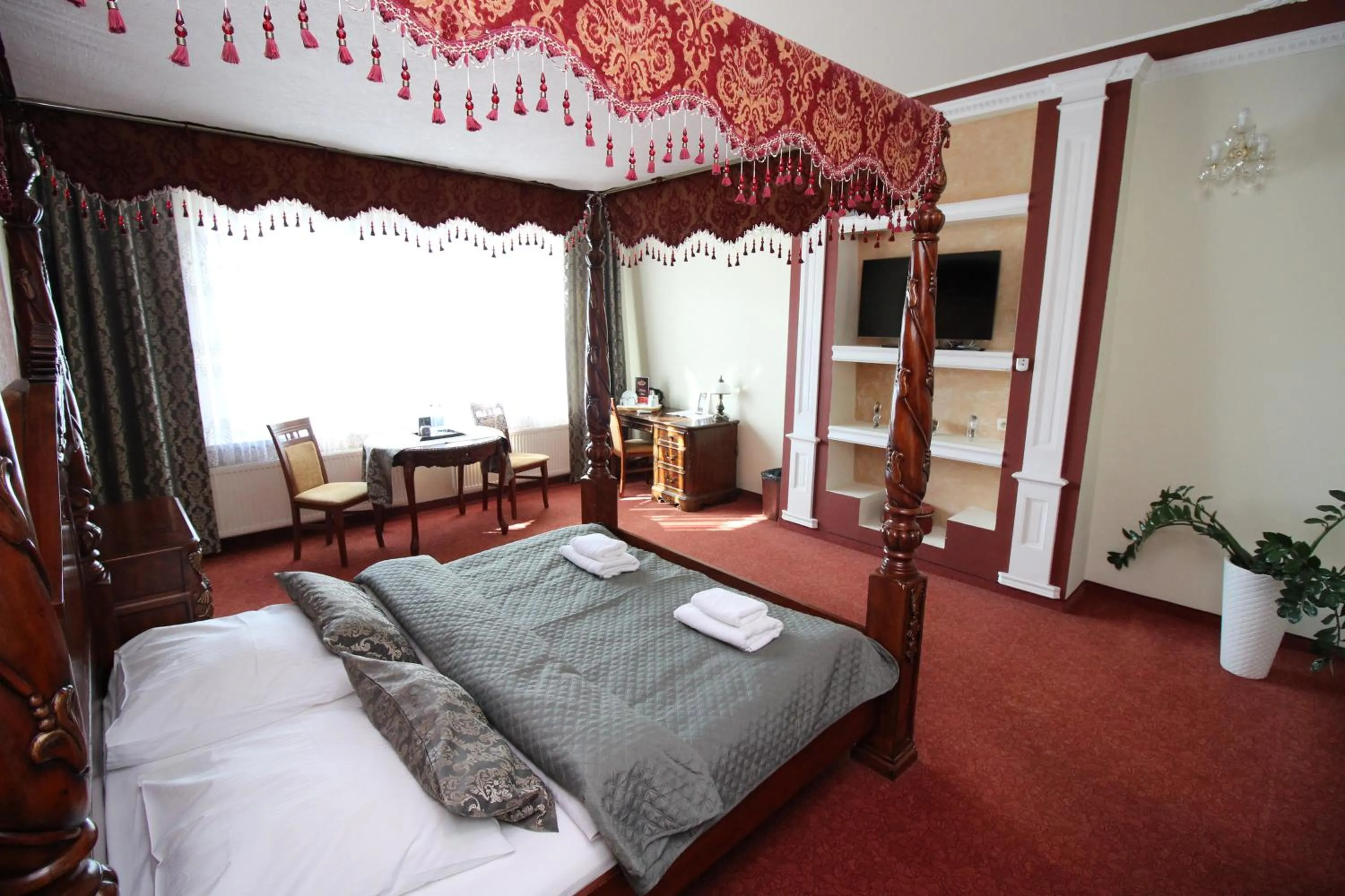 Bed in Złote Arkady