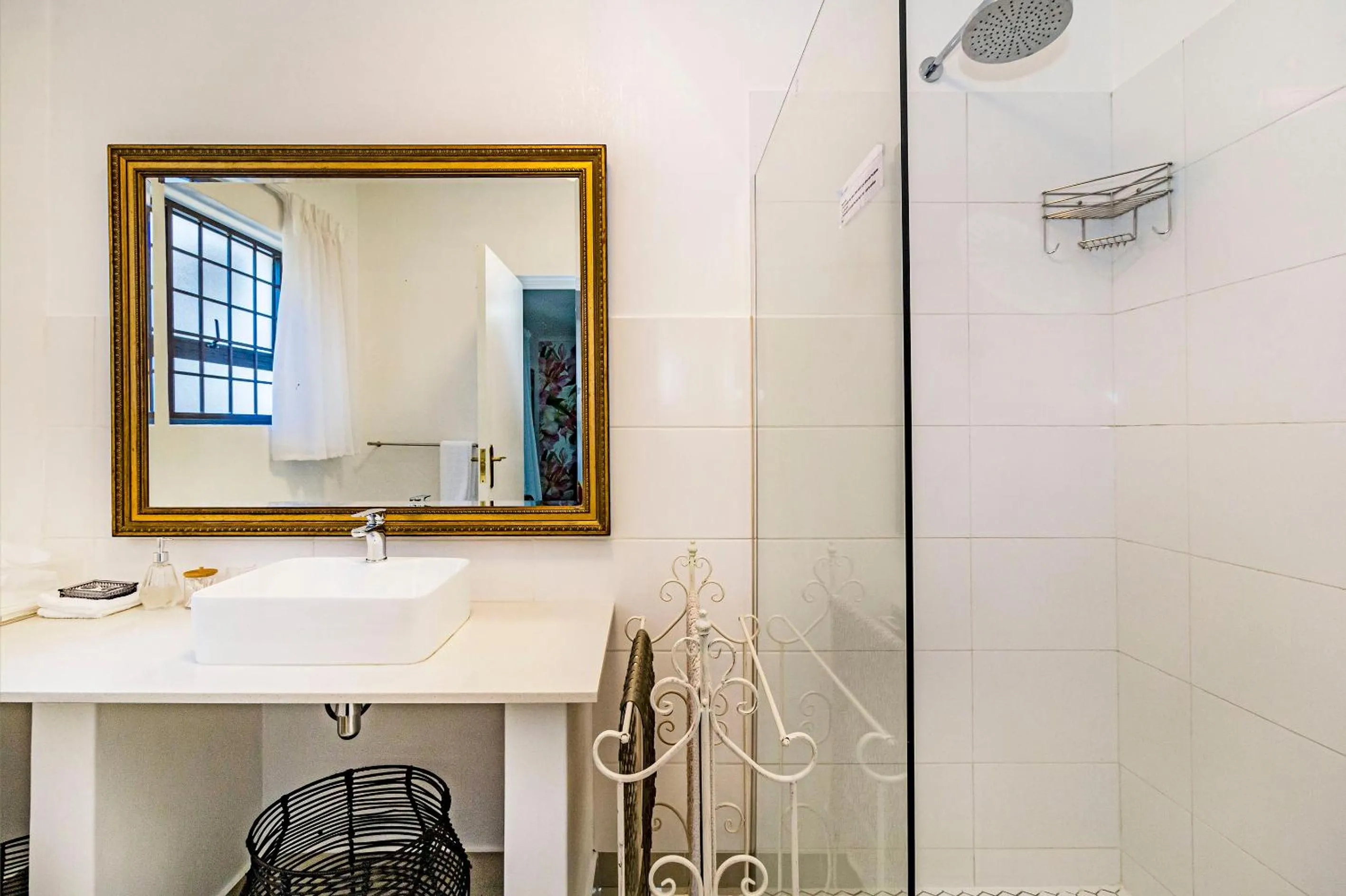 Bathroom in 5 Rembrandt Guesthouse