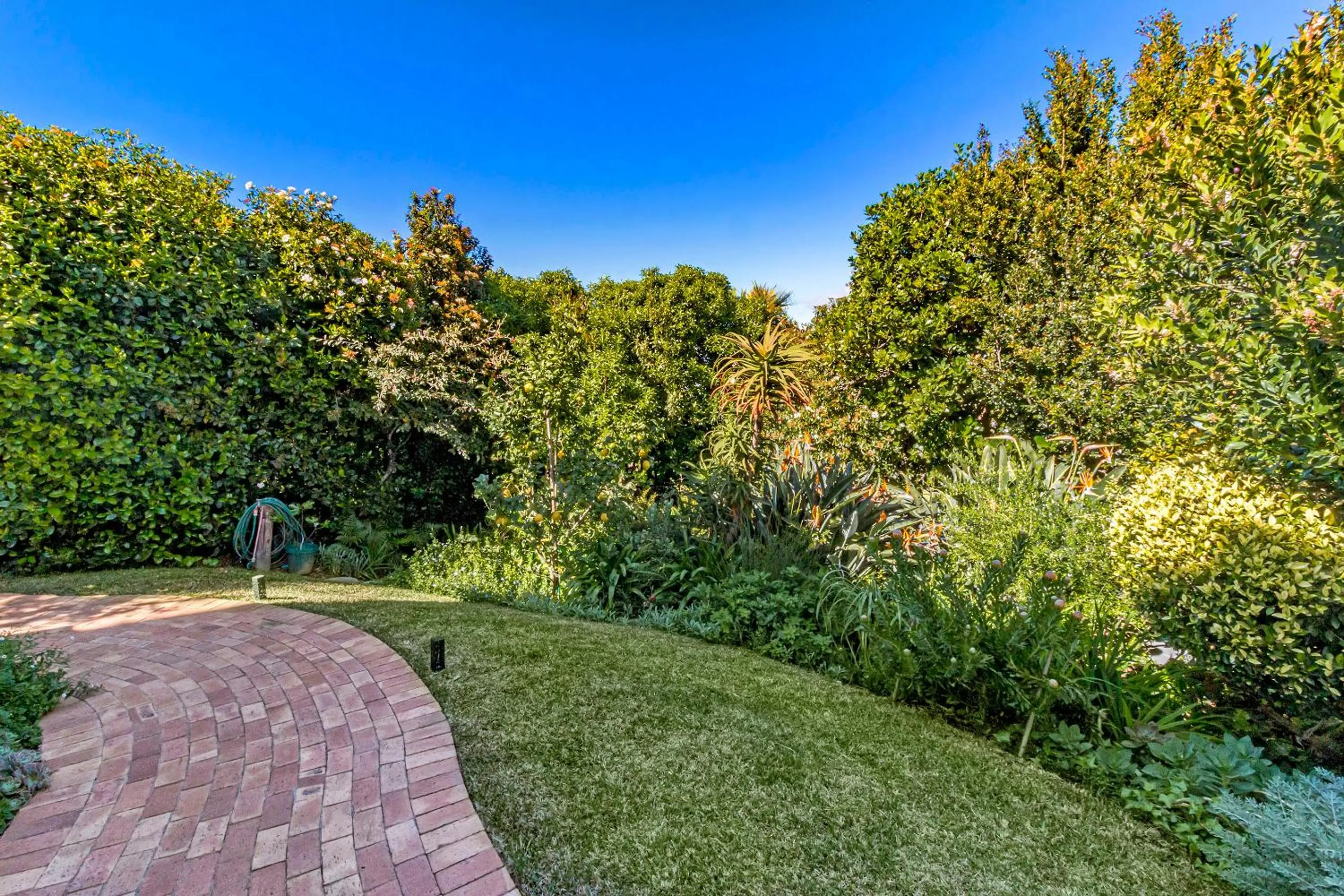 Natural landscape in 5 Rembrandt Guesthouse