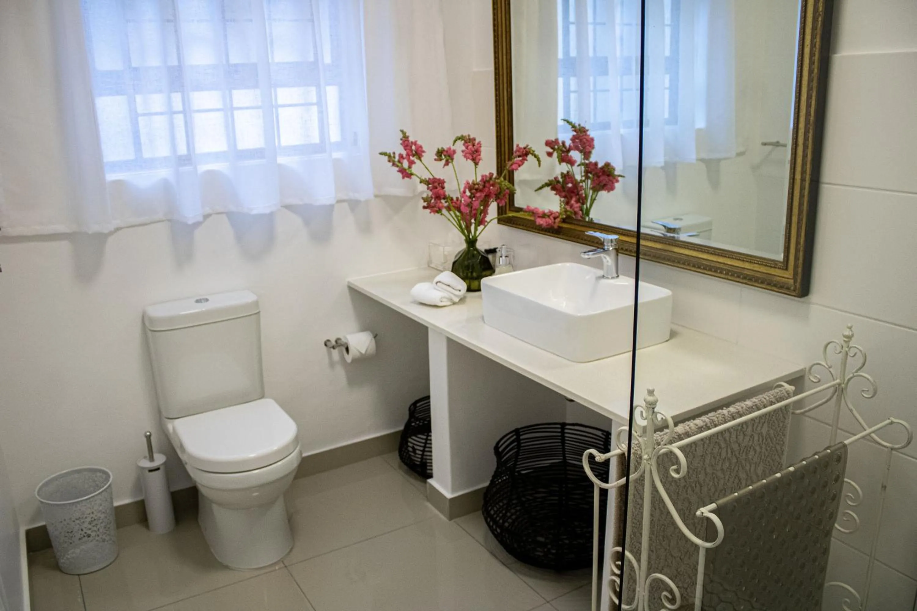 Shower in 5 Rembrandt Guesthouse